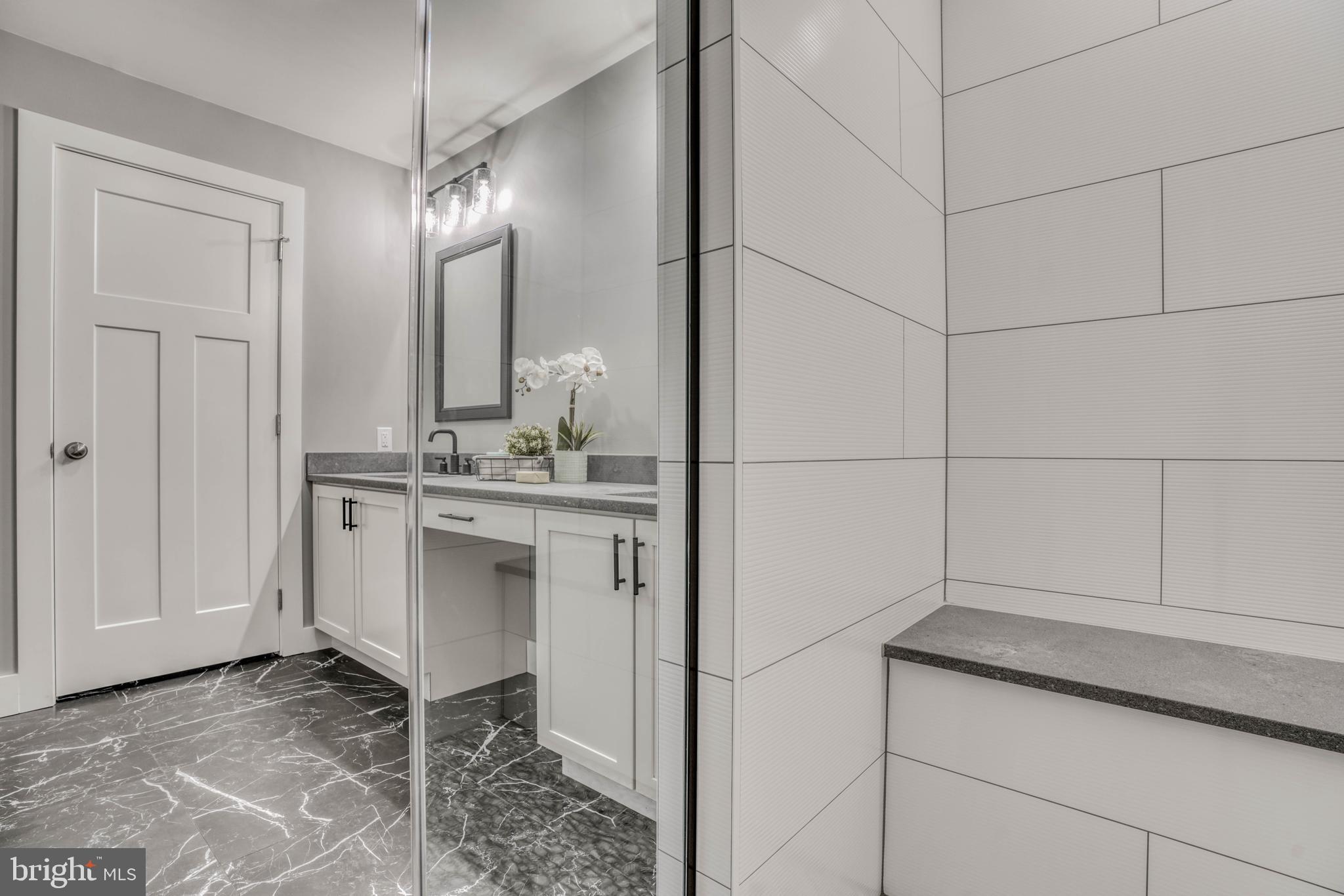 BOWLEYS QUARTERS - Residential