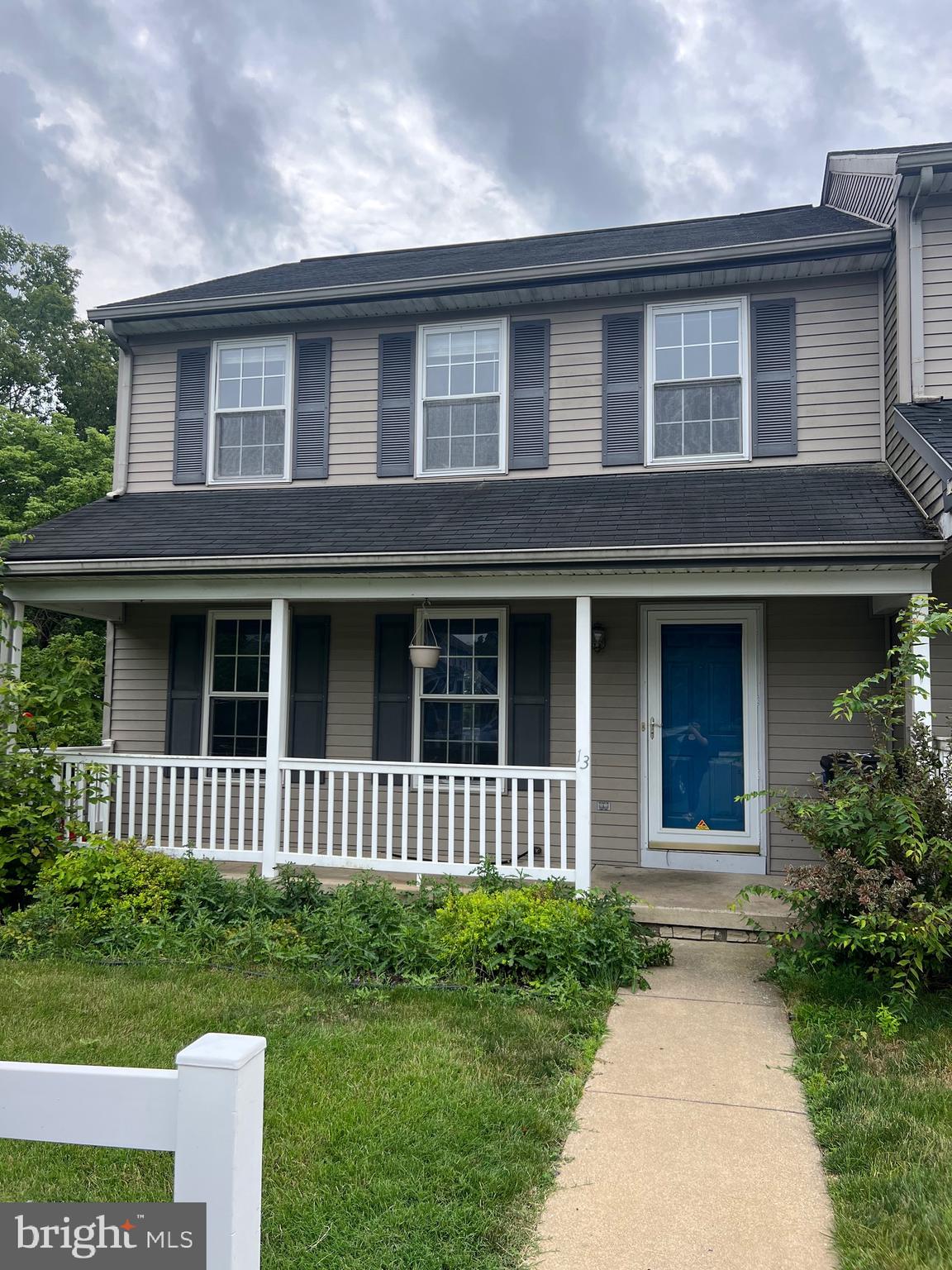 3 bedroom 1.5 bathroom townhome for rent in Gable Park Woods. Rent is $1675.00 per month with a security deposit of $1675.00. Tenants must make a combined income of $4,950 a month and have a credit score of 615 or higher. No smoking and no pets. Tenants are responsible for all utilities. Lawn care and snow removal are included by the HOA.