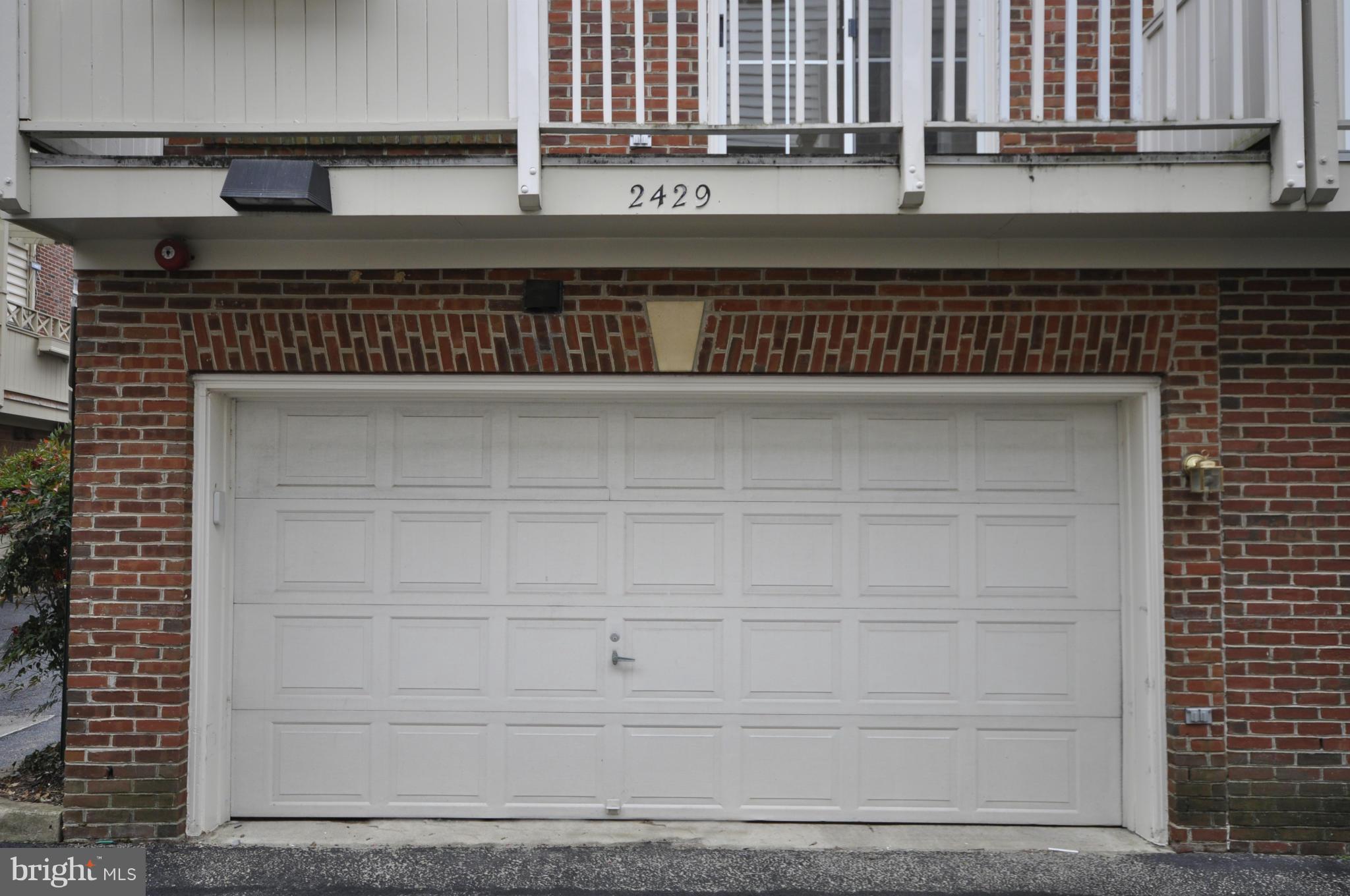 COURTHOUSE HILL - Residential Lease