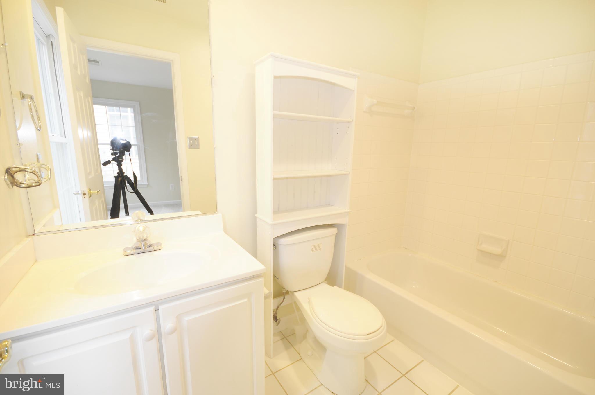 COURTHOUSE HILL - Residential Lease