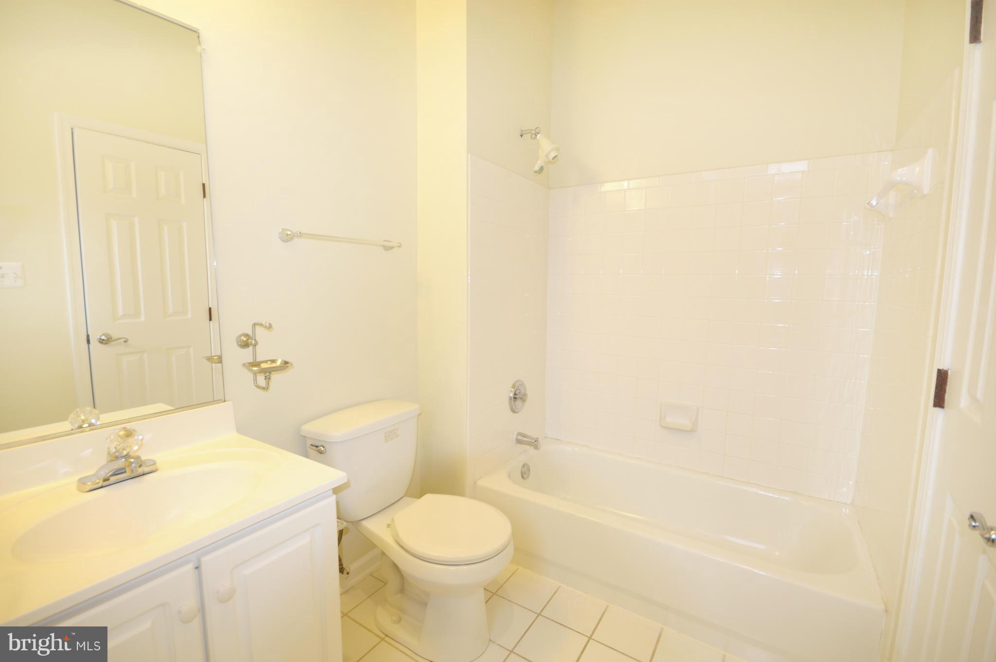 COURTHOUSE HILL - Residential Lease