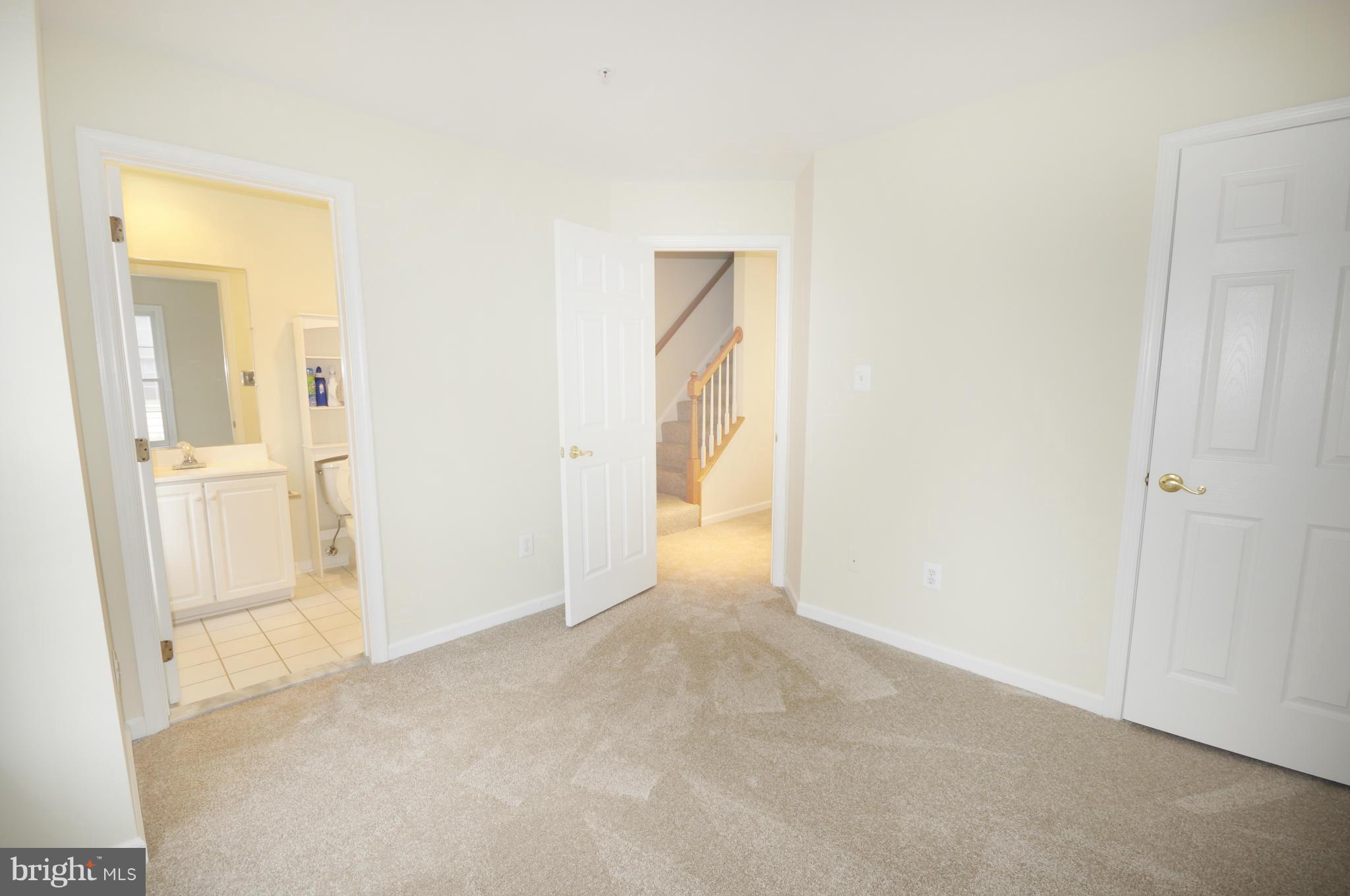 COURTHOUSE HILL - Residential Lease