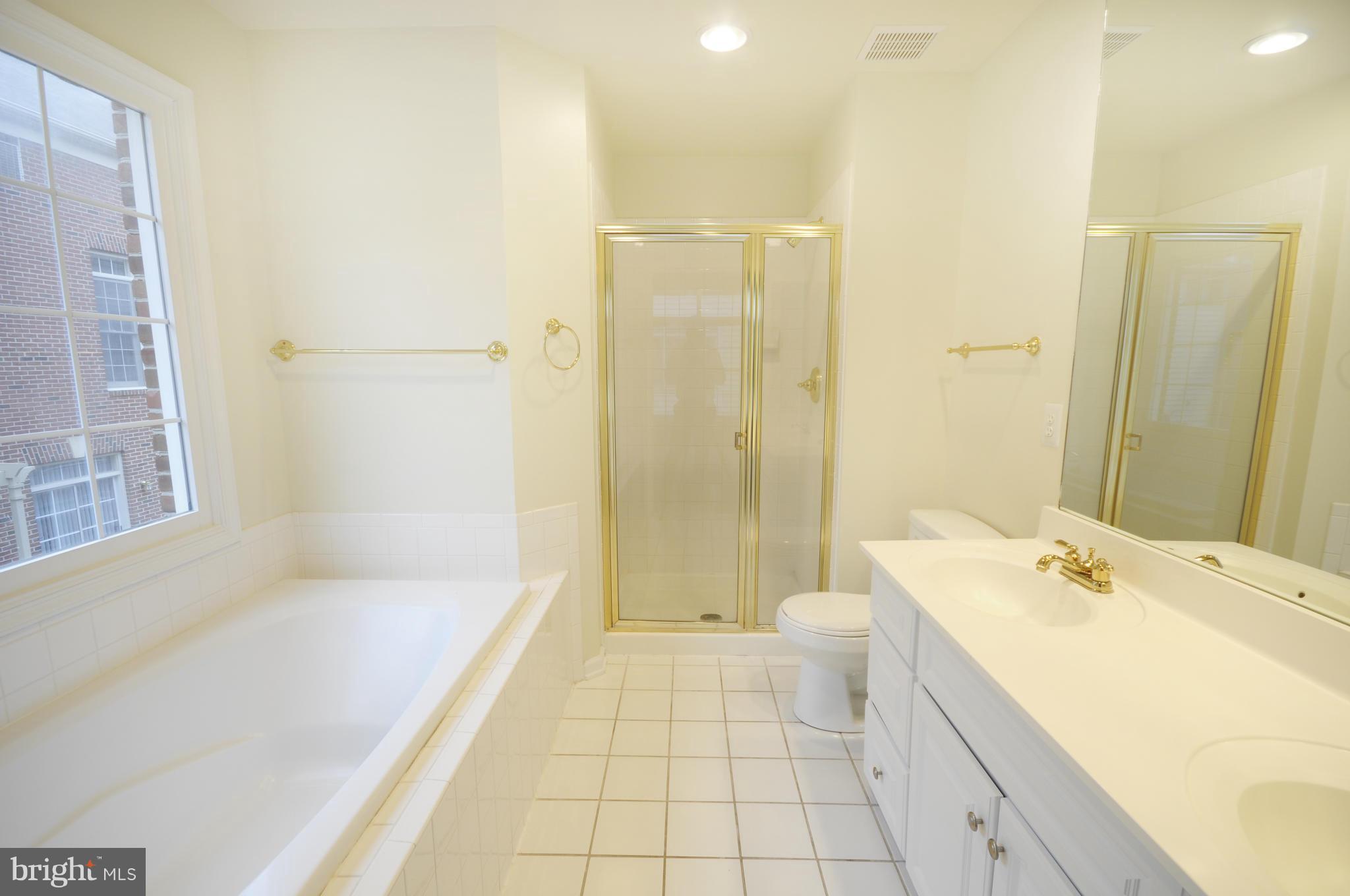 COURTHOUSE HILL - Residential Lease