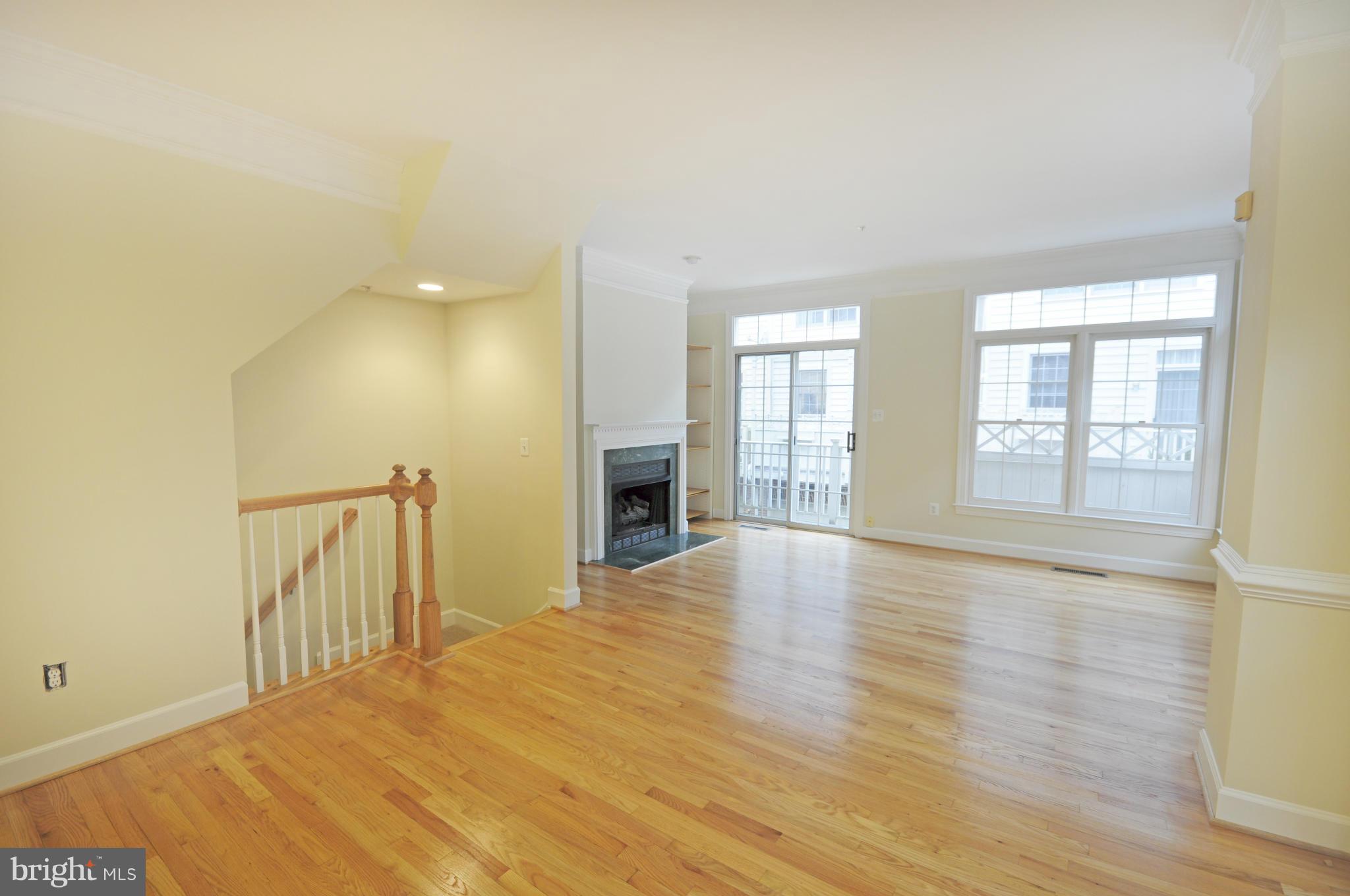 COURTHOUSE HILL - Residential Lease