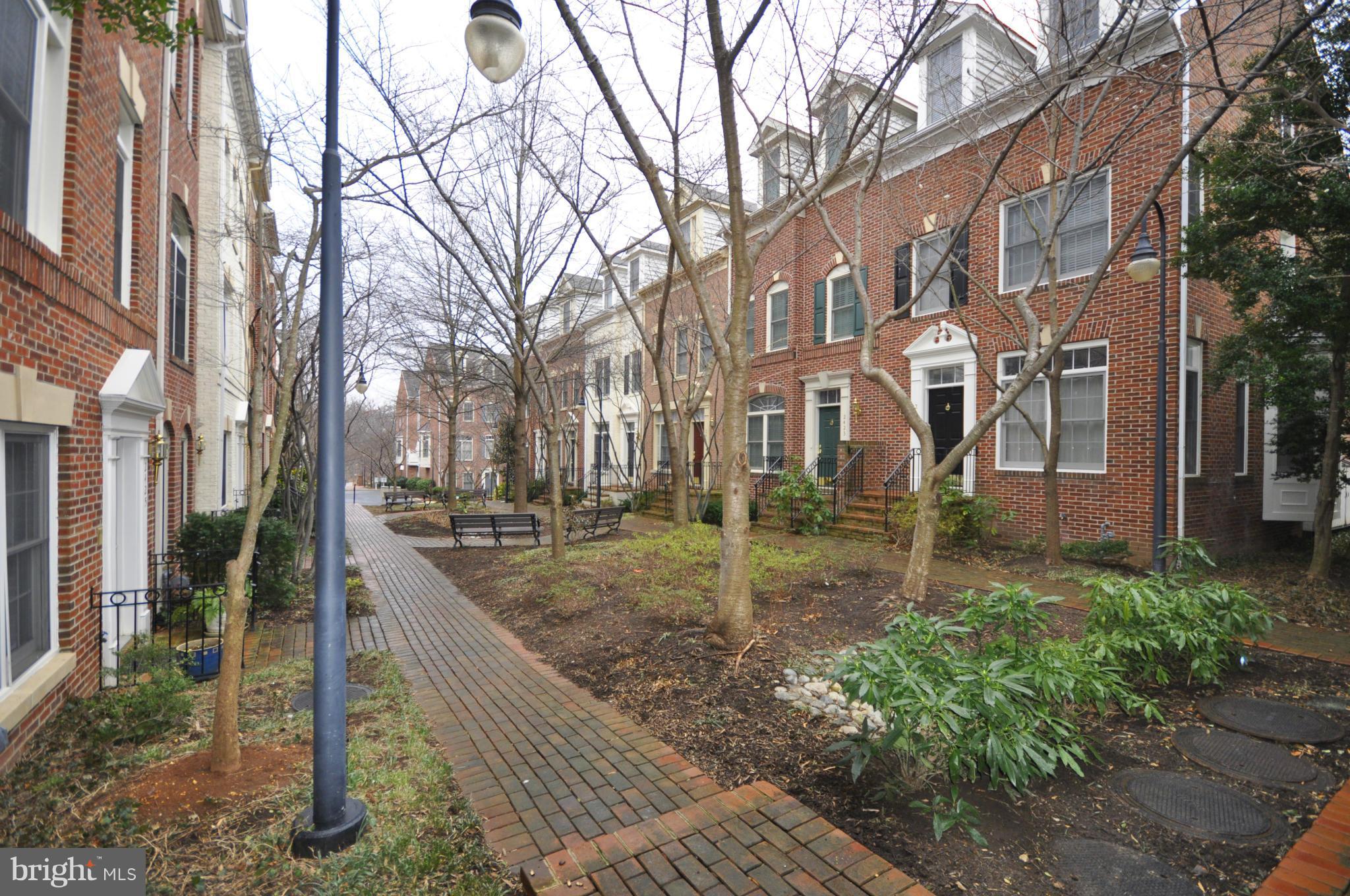 COURTHOUSE HILL - Residential Lease