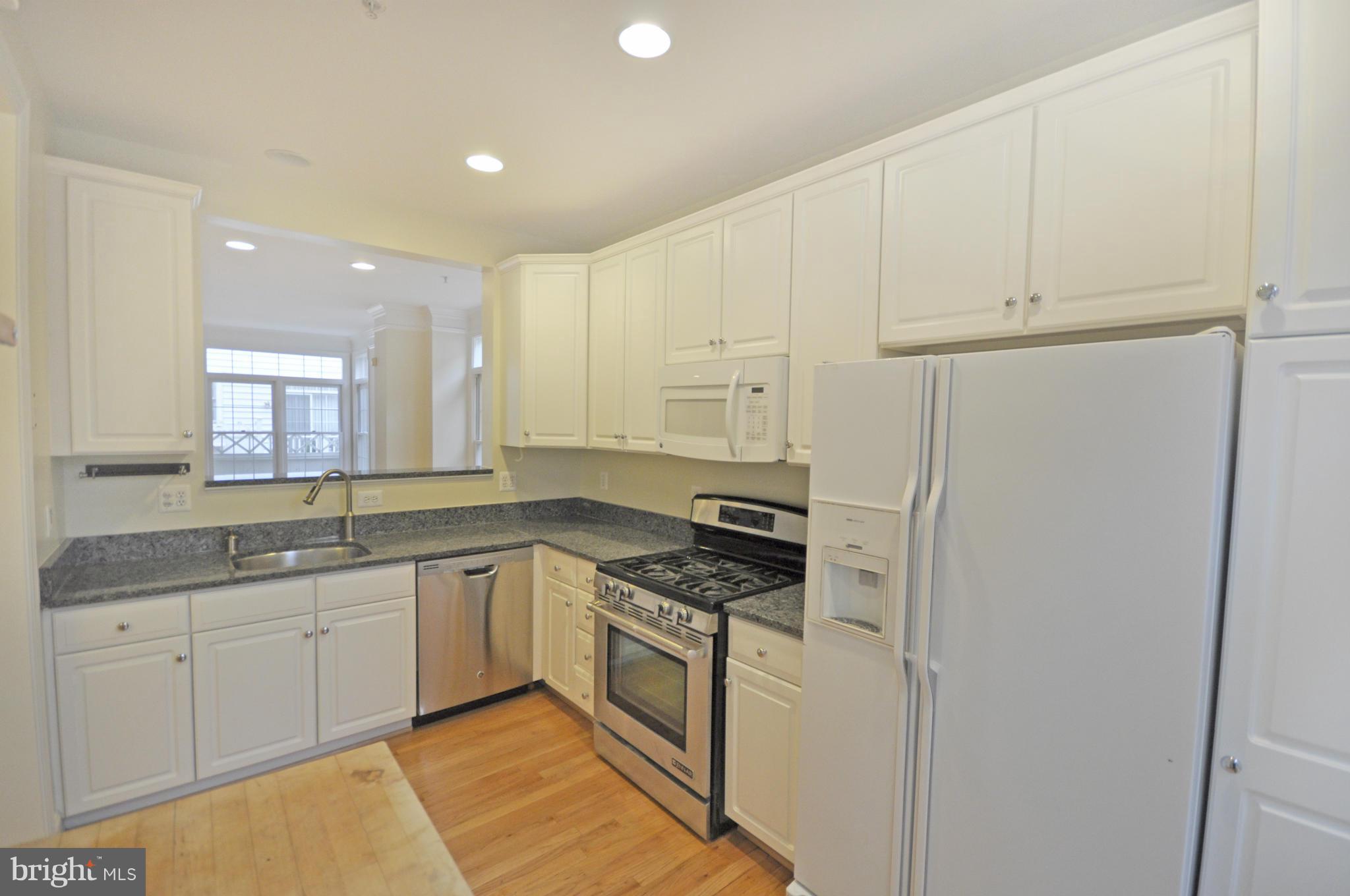 COURTHOUSE HILL - Residential Lease