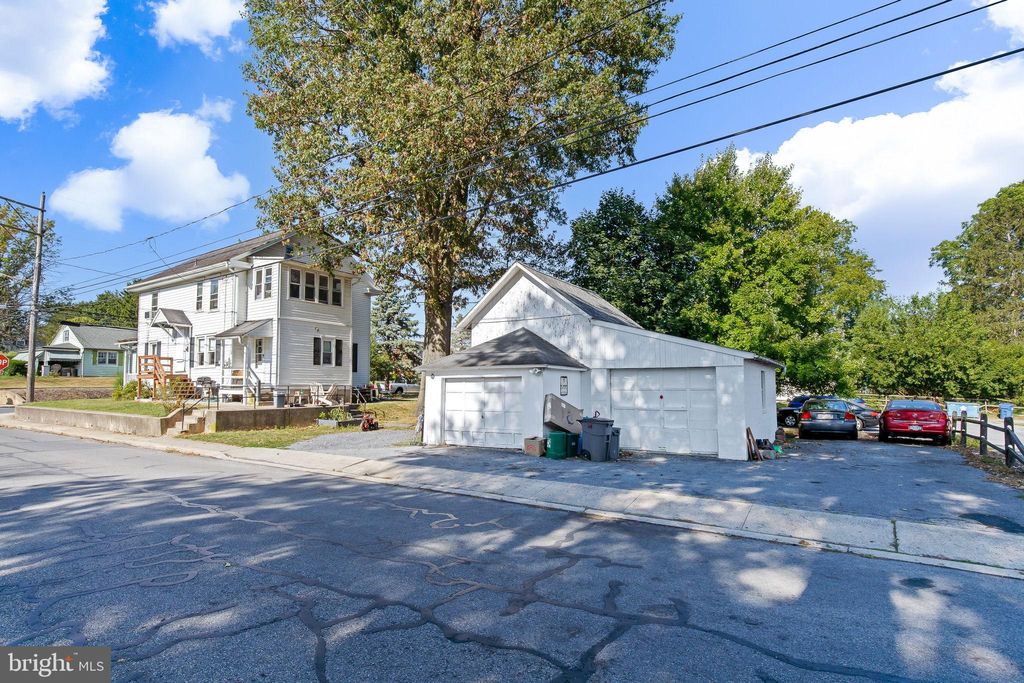 Photo of 80 W CHARLOTTE ST, MILLERSVILLE, PA 17551 (MLS # PALA2040564)