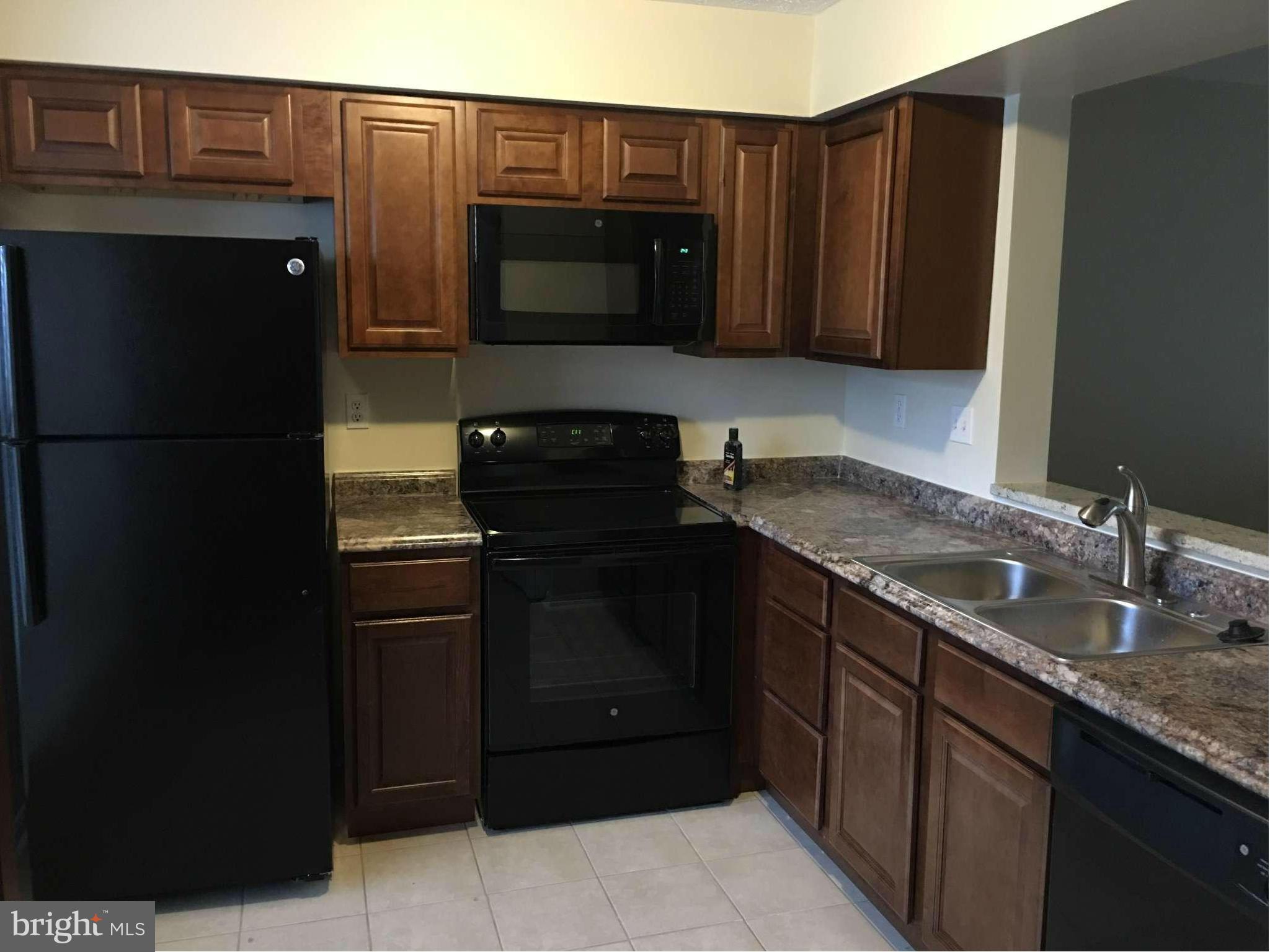 ROSECROFT VILLAGE PLAT T - Residential Lease