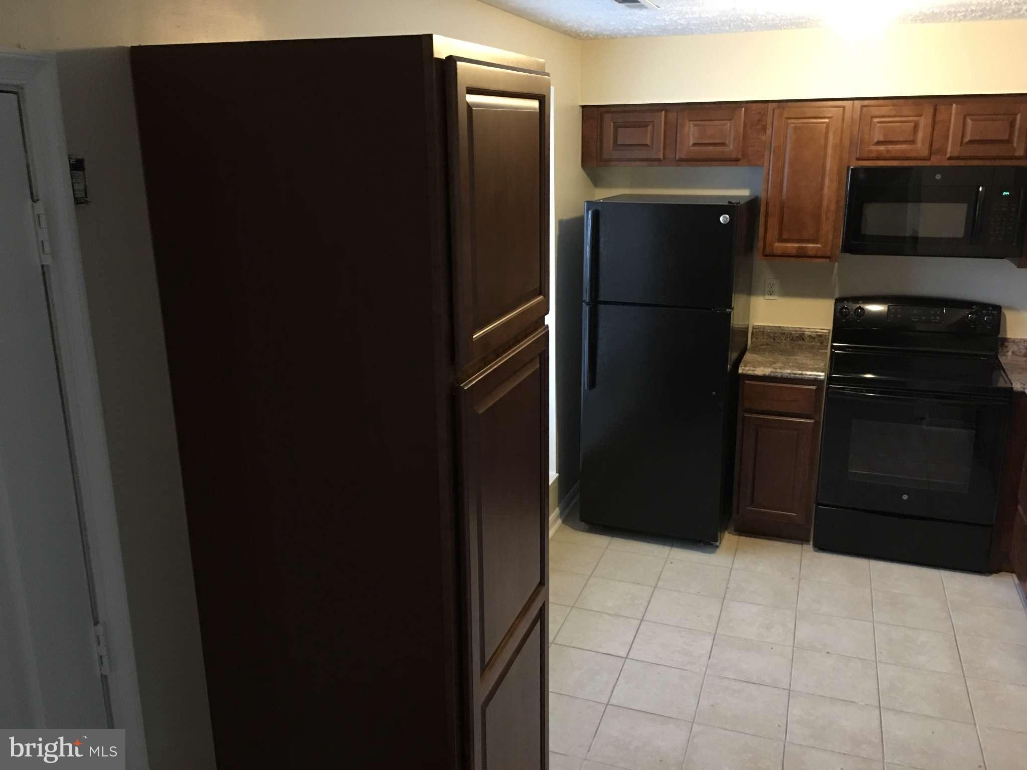 ROSECROFT VILLAGE PLAT T - Residential Lease