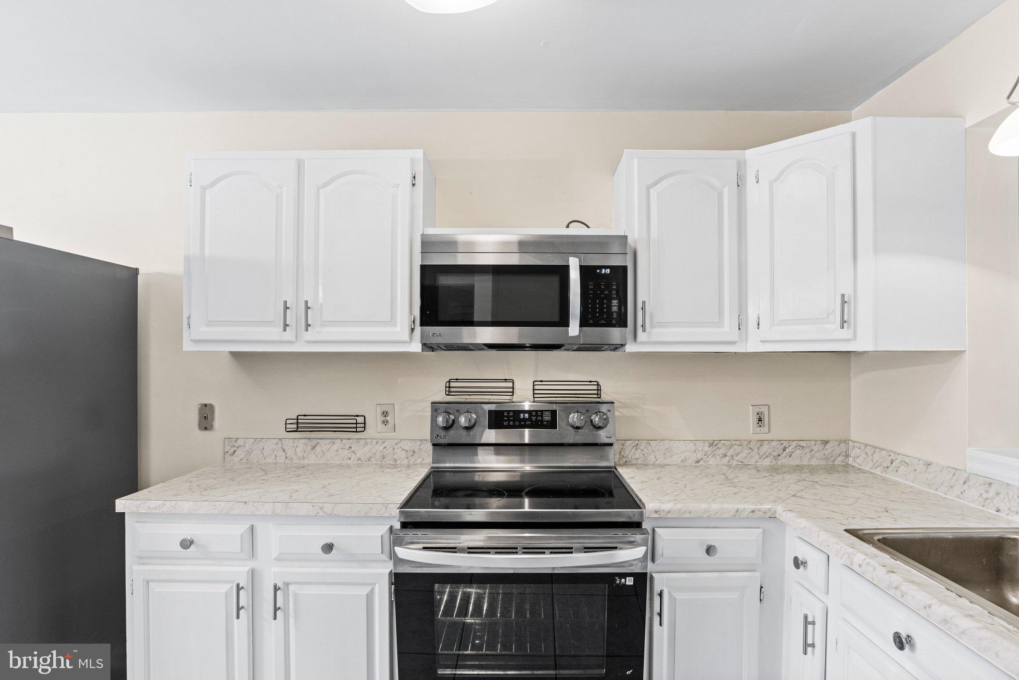 CREST OF HERSHEY - Residential Lease