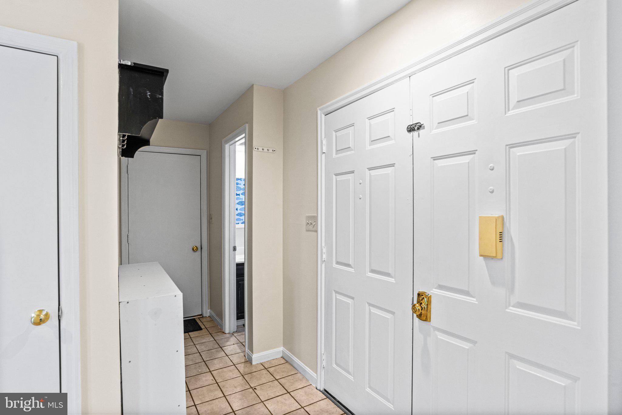 CREST OF HERSHEY - Residential Lease