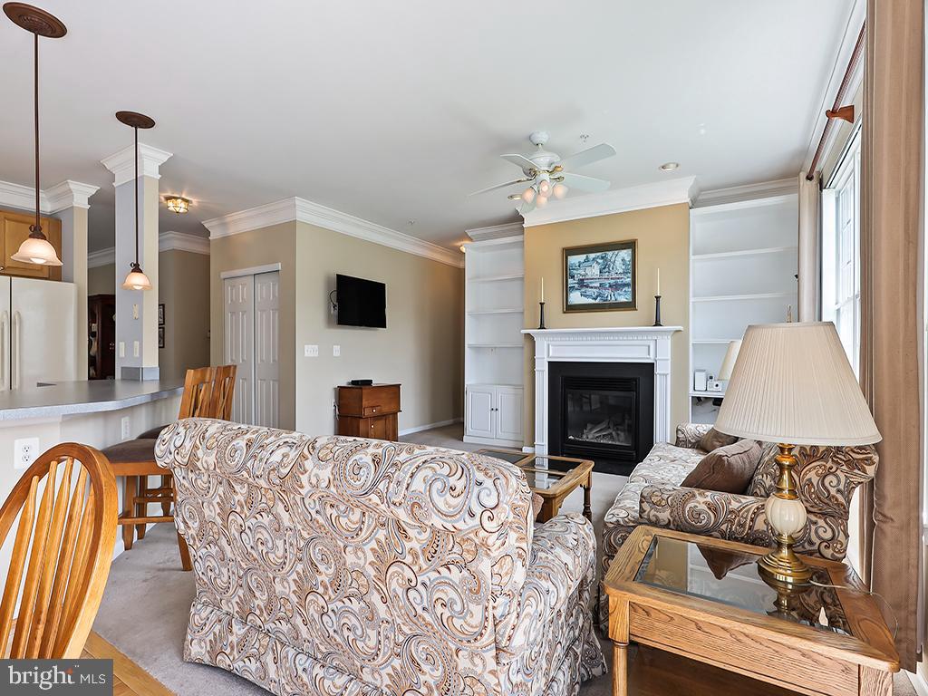 HERITAGE CR ESTS - Residential