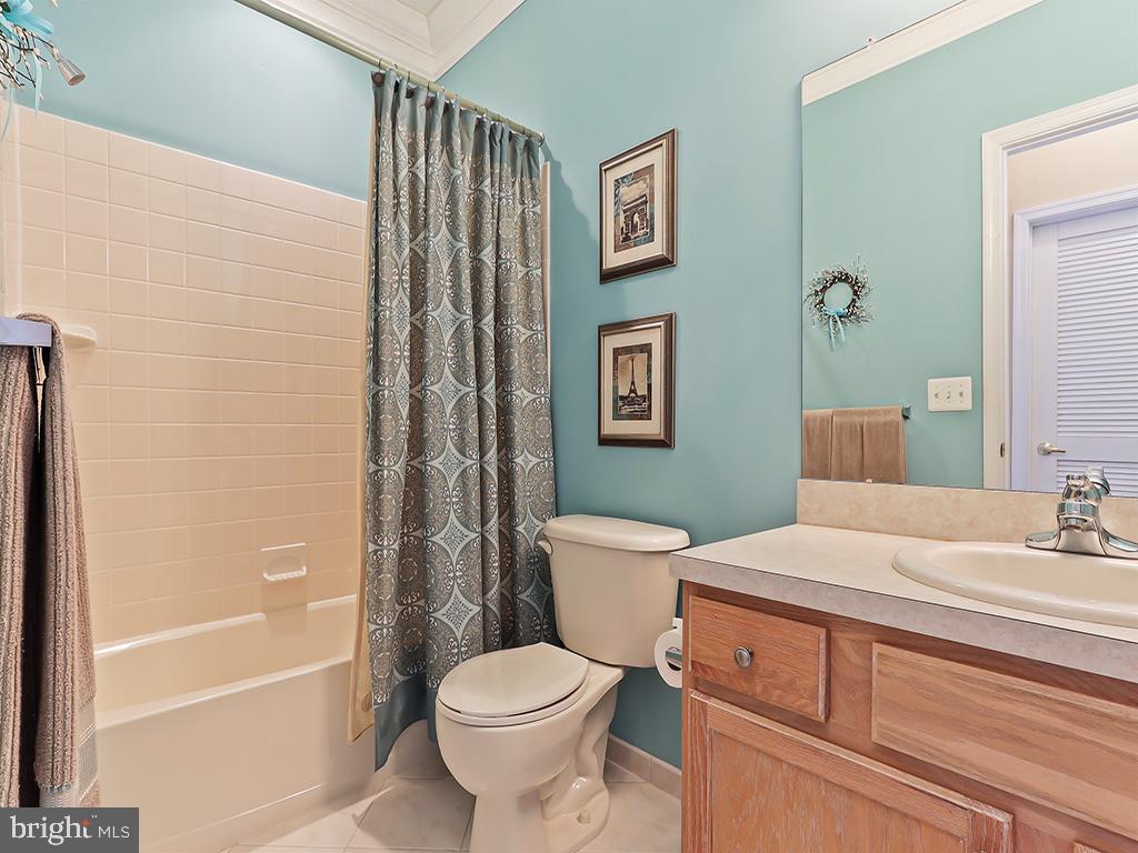 HERITAGE CR ESTS - Residential