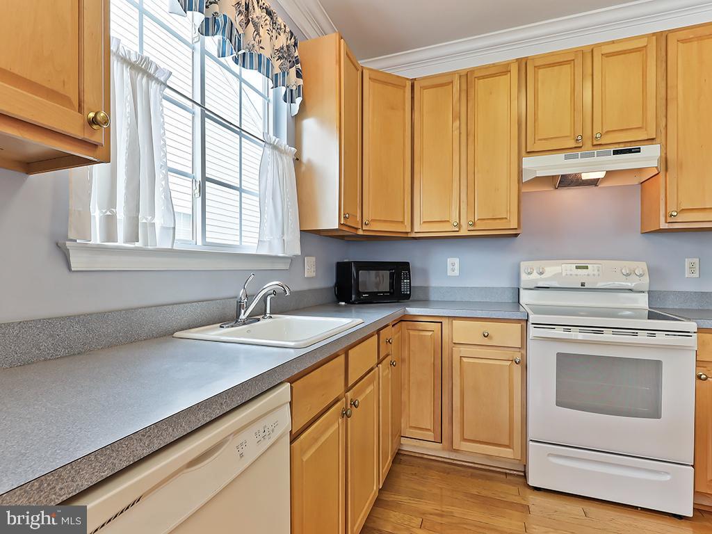 HERITAGE CR ESTS - Residential