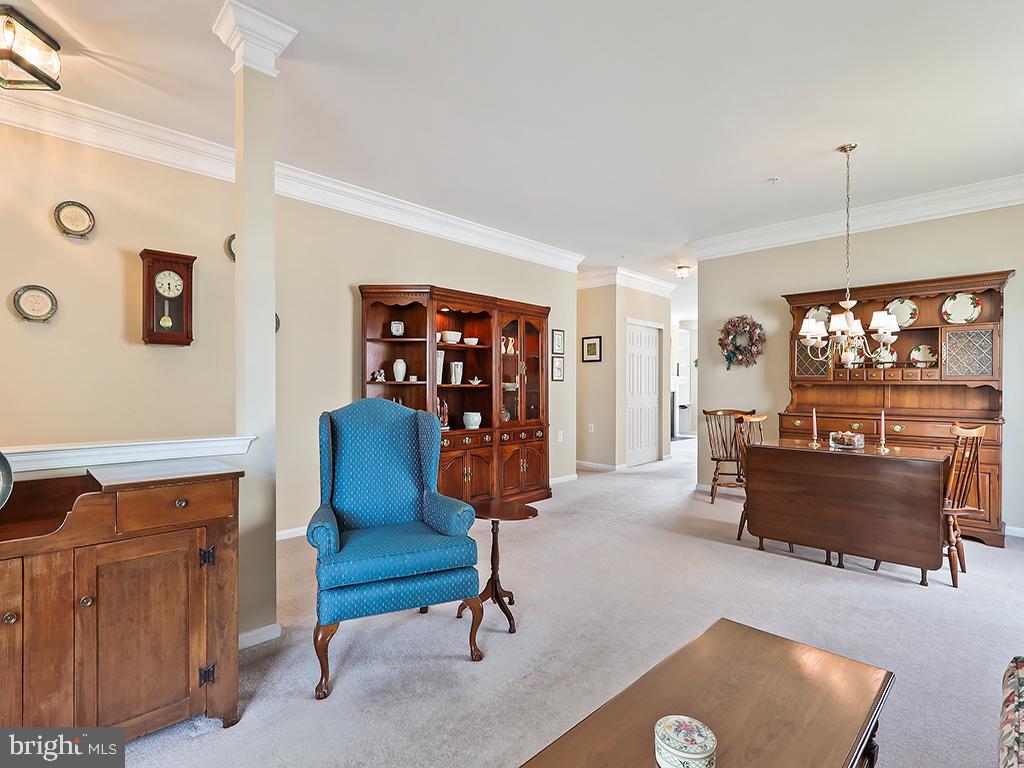 HERITAGE CR ESTS - Residential
