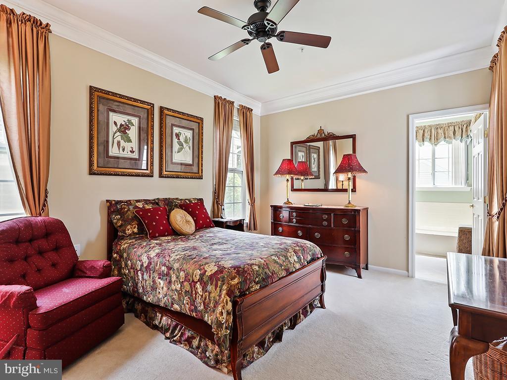 HERITAGE CR ESTS - Residential