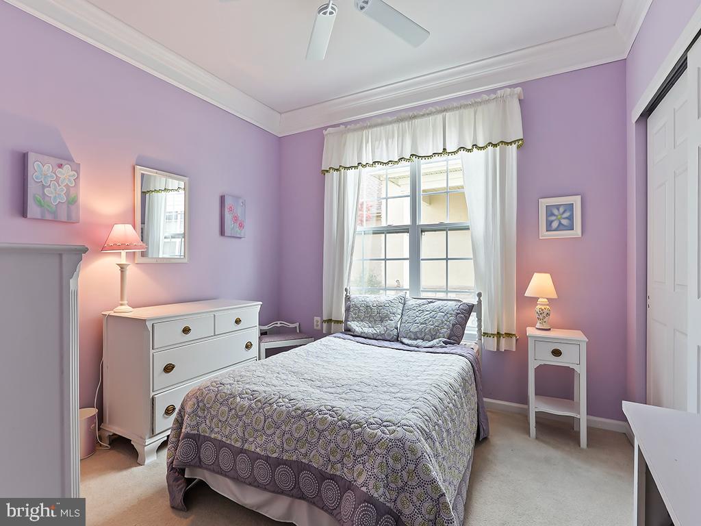 HERITAGE CR ESTS - Residential