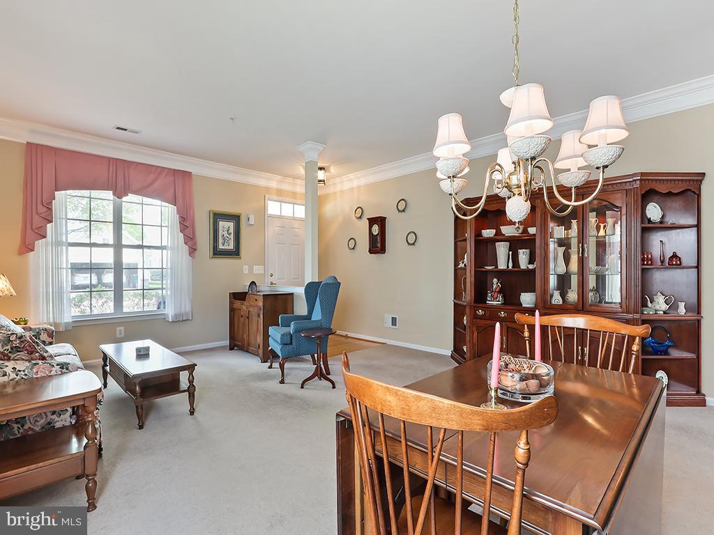 HERITAGE CR ESTS - Residential