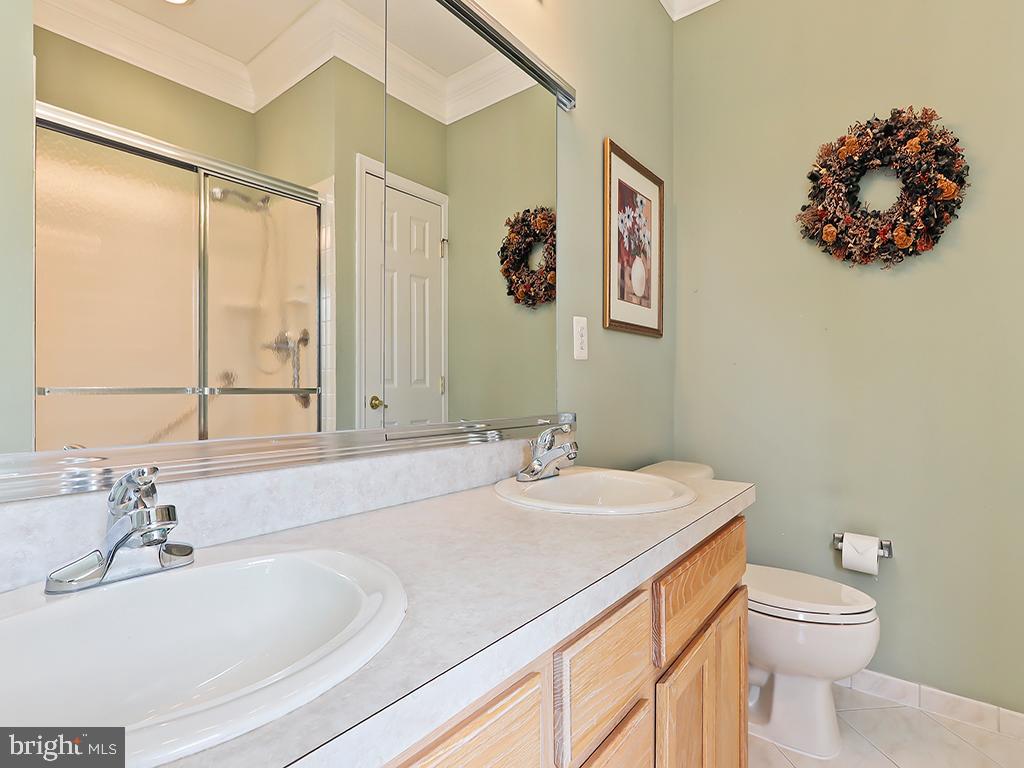 HERITAGE CR ESTS - Residential