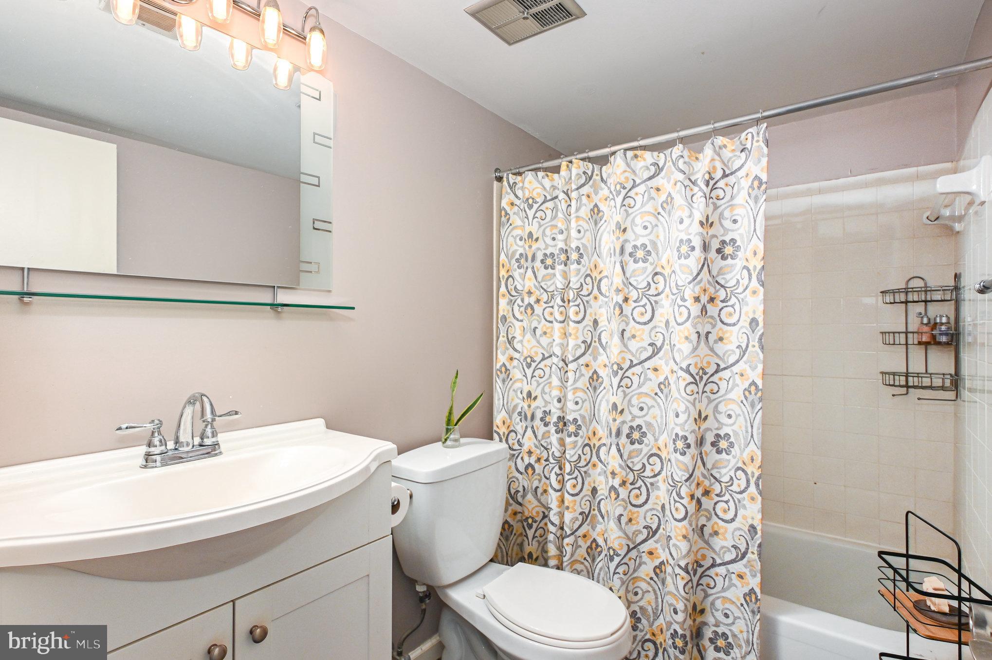 ROCKLAND RUN - Residential