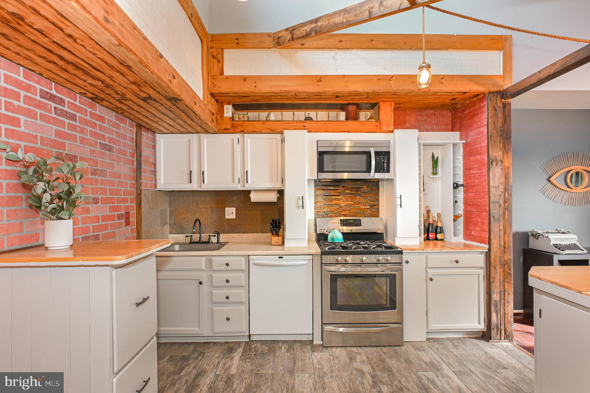 ROCKLAND RUN - Residential