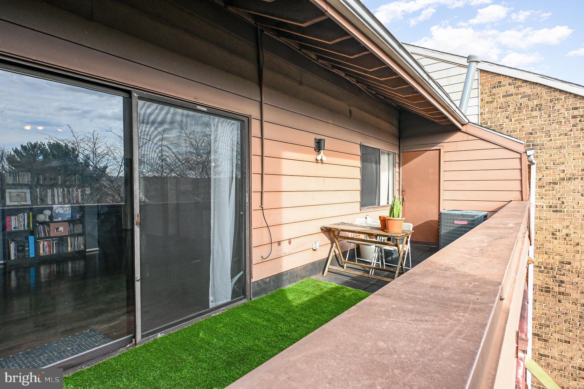 ROCKLAND RUN - Residential