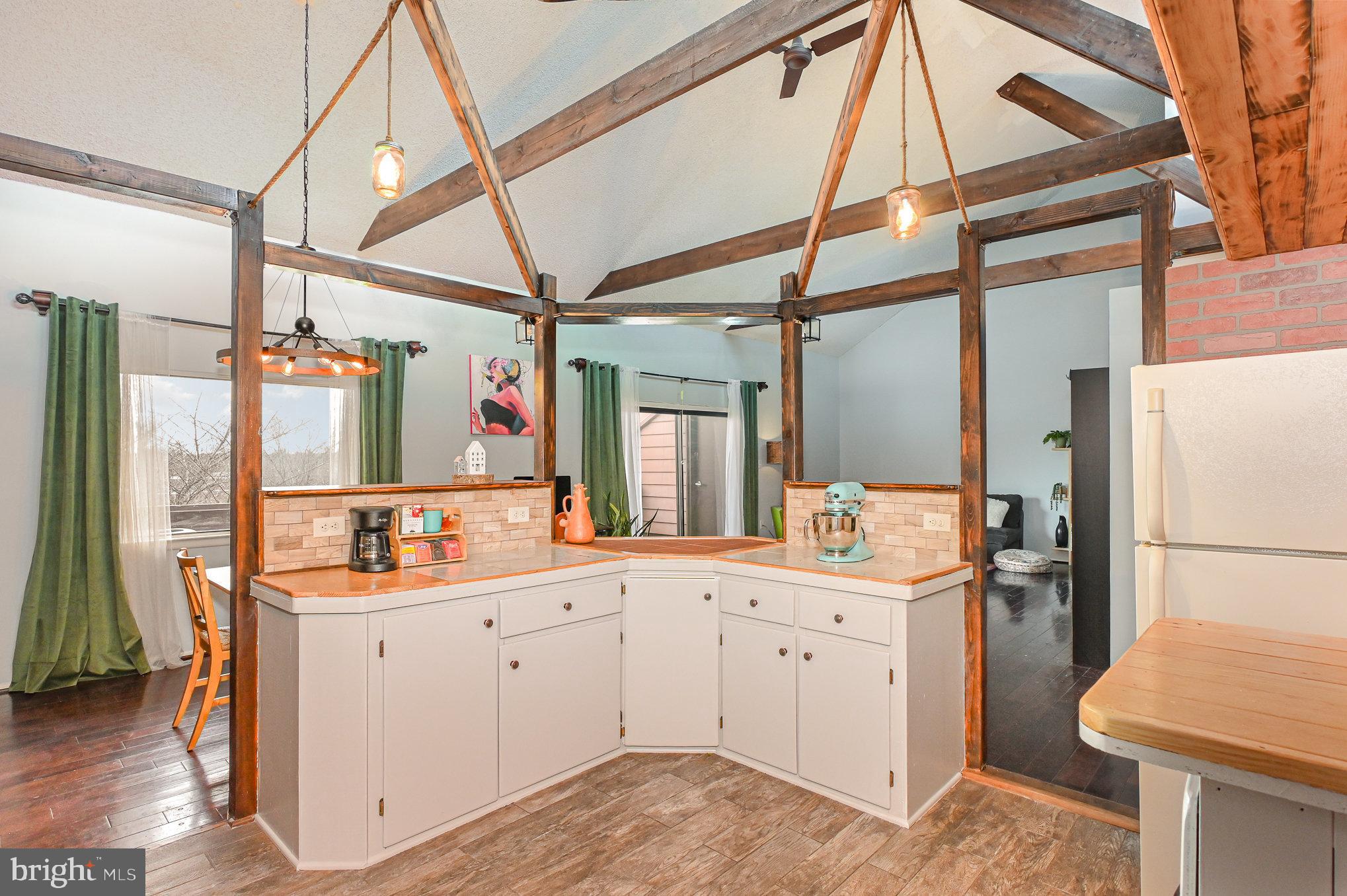 ROCKLAND RUN - Residential