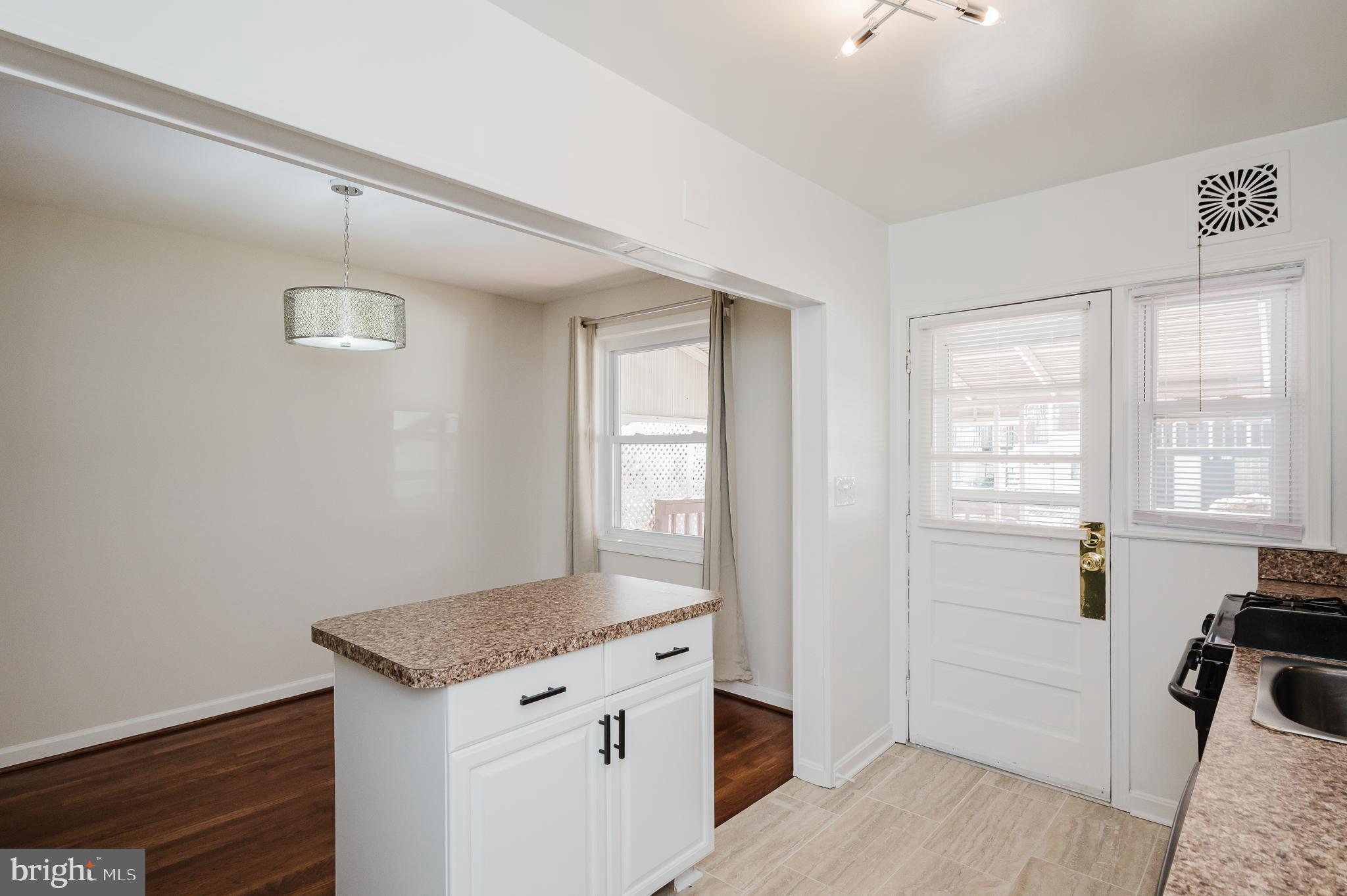 MIDDLESEX - Residential