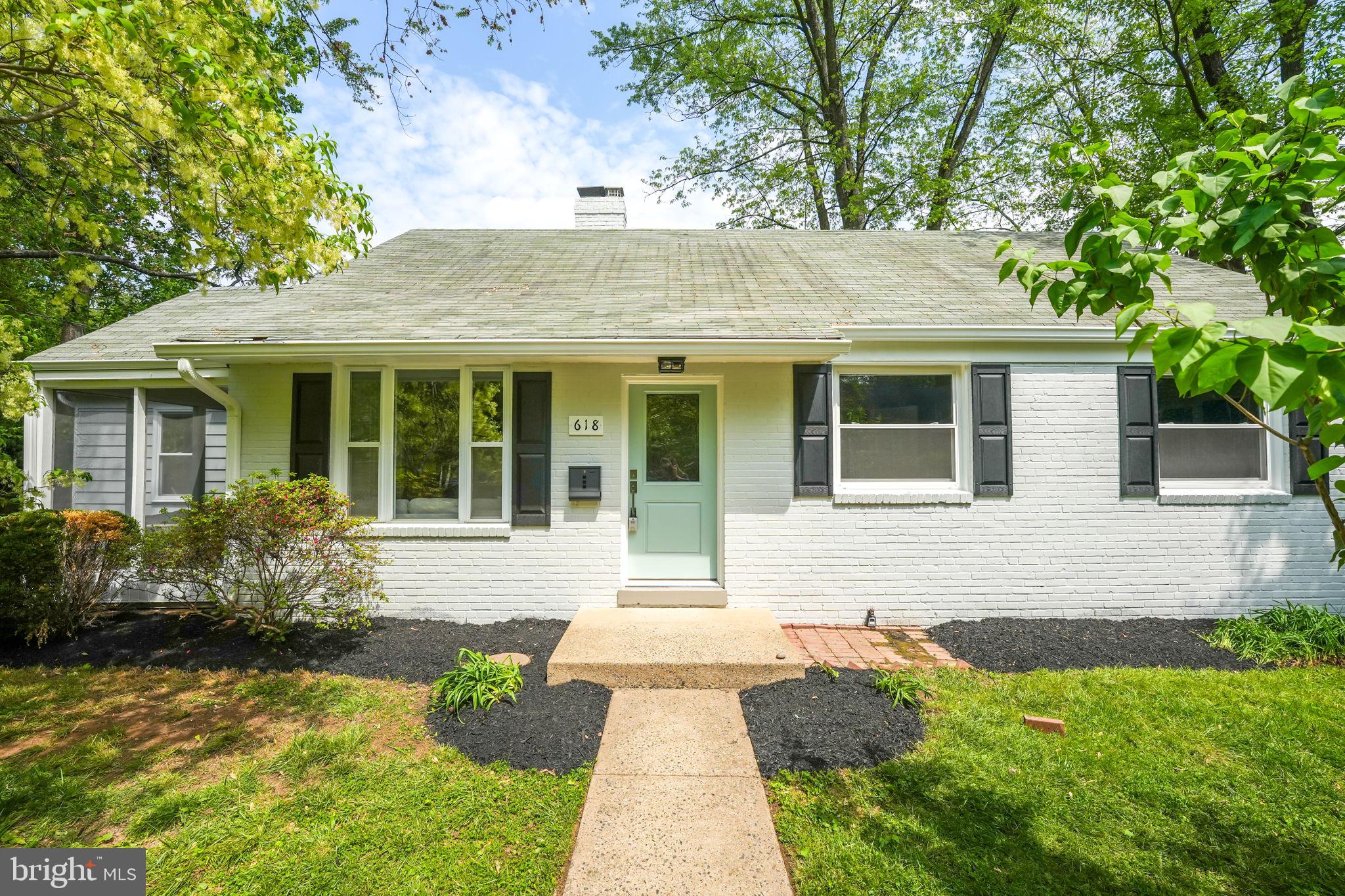 618 LAURA DRIVE