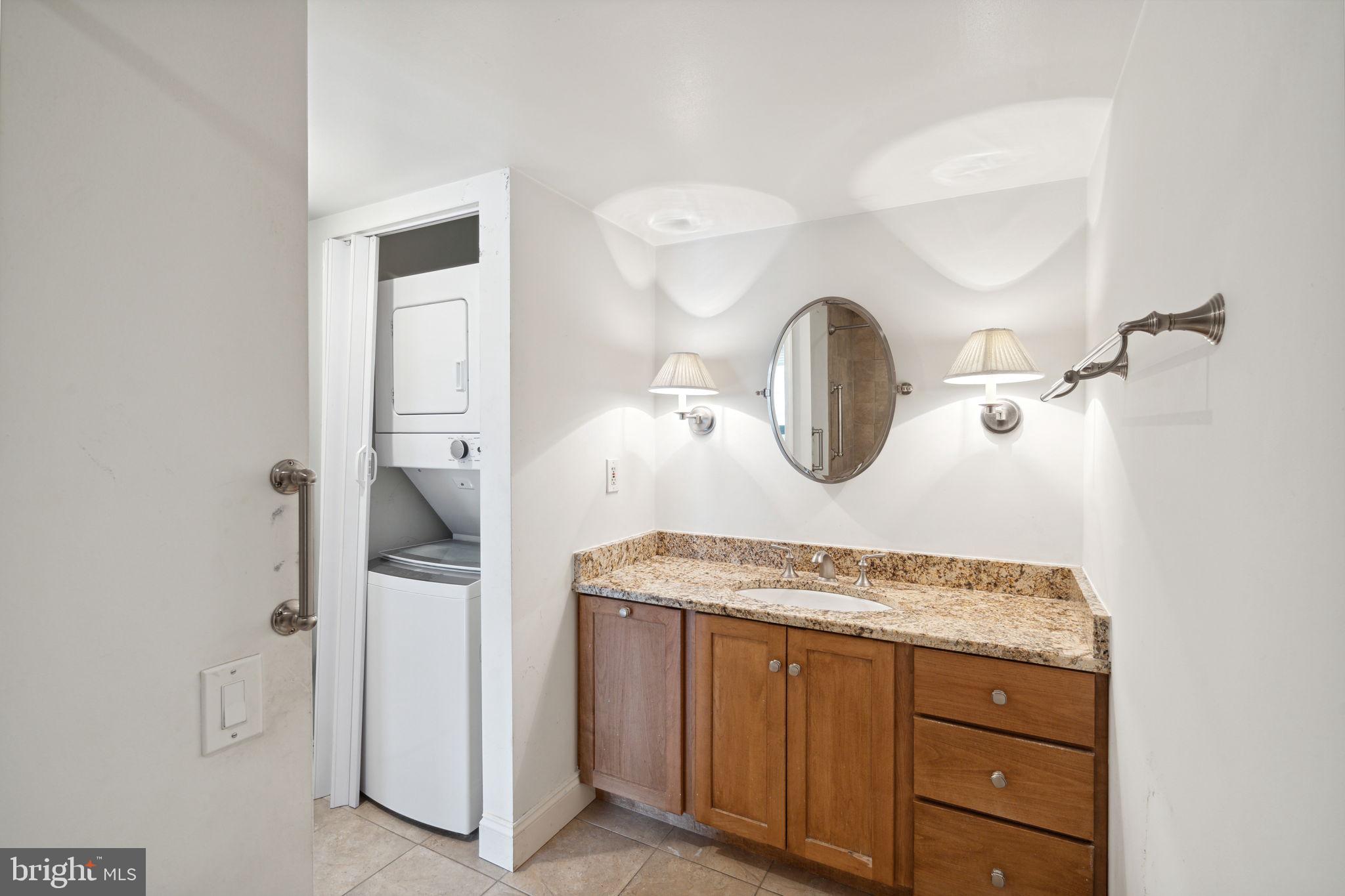 AVENUE OF THE ARTS - Residential