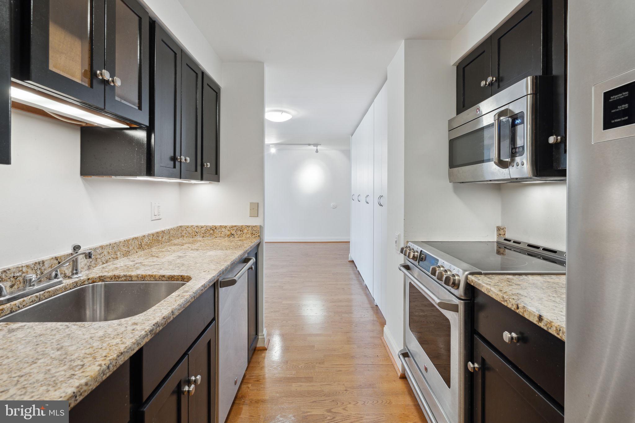 AVENUE OF THE ARTS - Residential