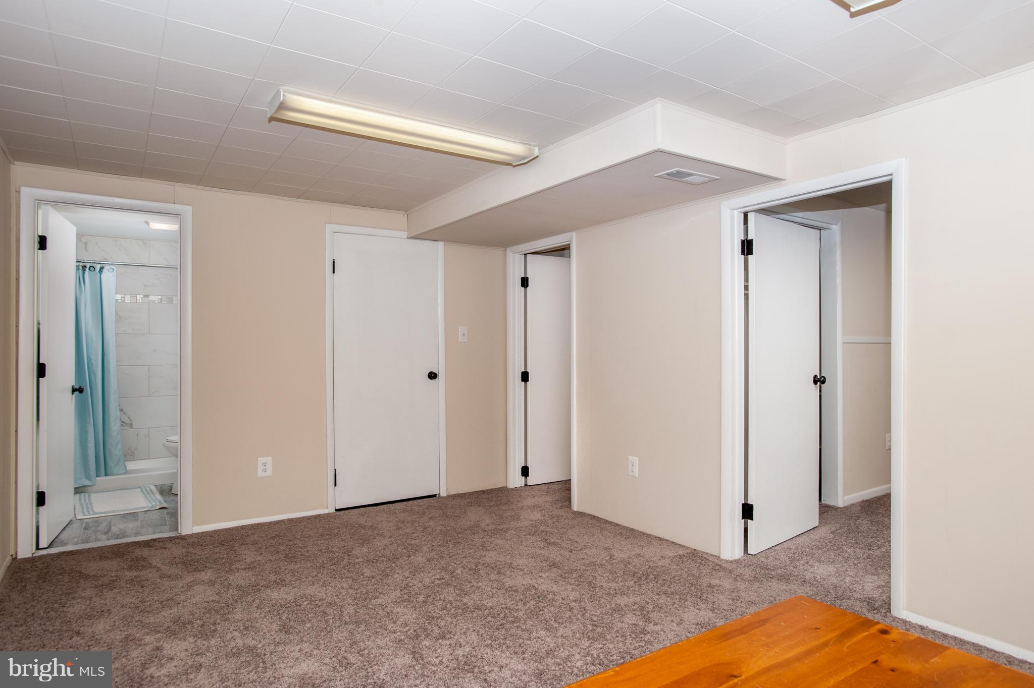 SUBURBIA - Residential