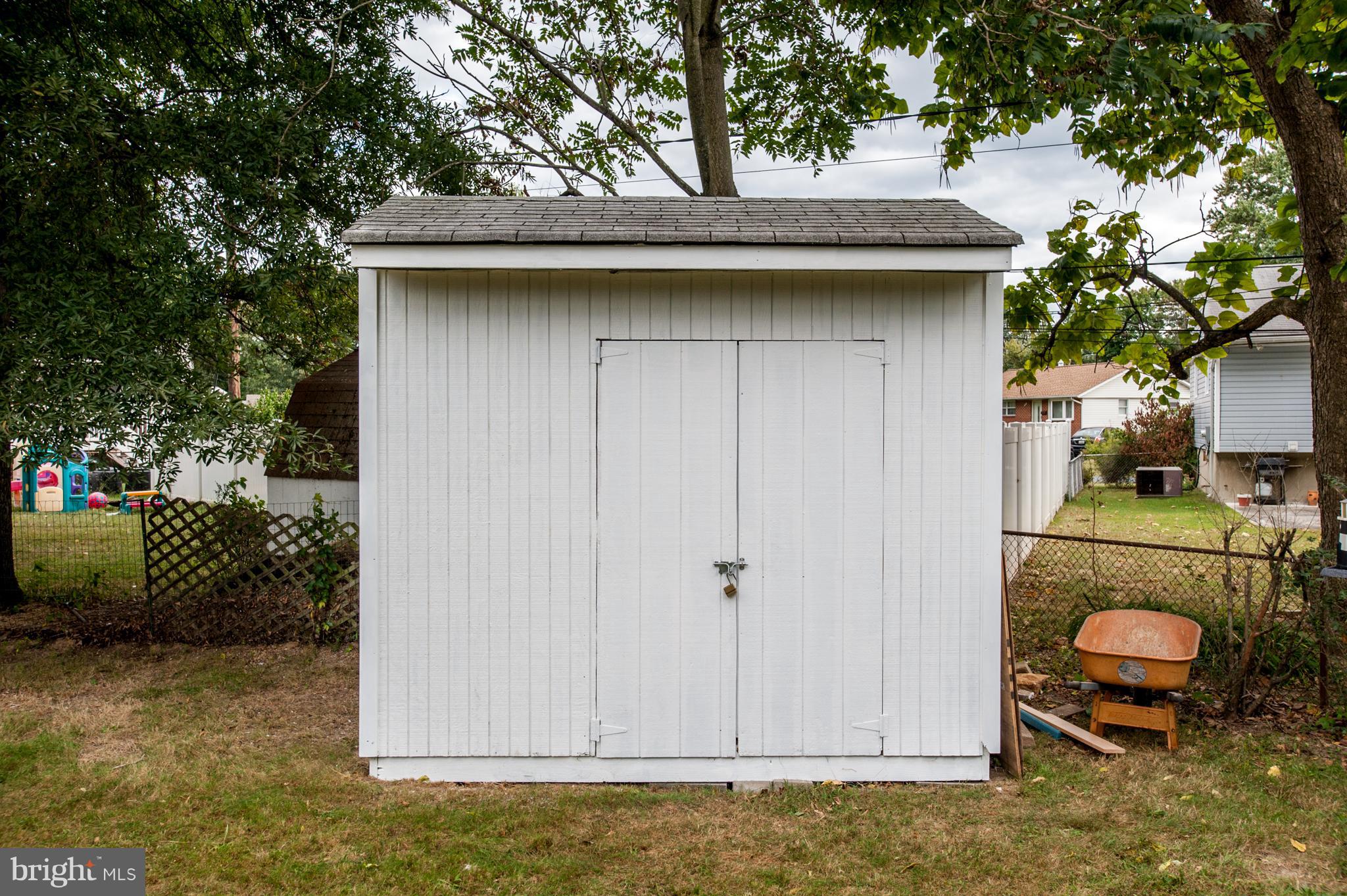 SUBURBIA - Residential