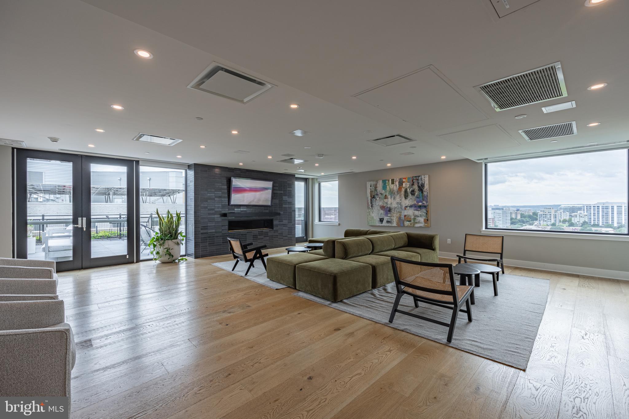 NAVY YARD - Residential Lease