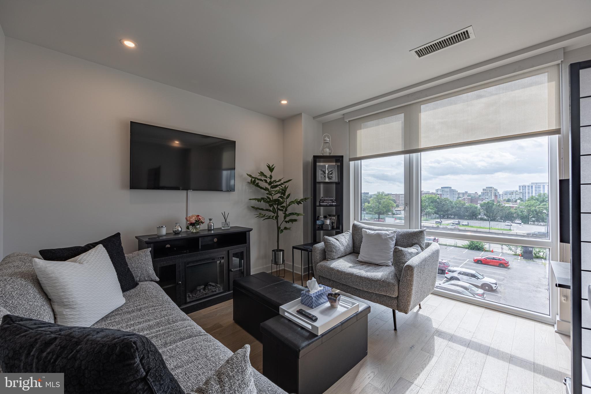 NAVY YARD - Residential Lease