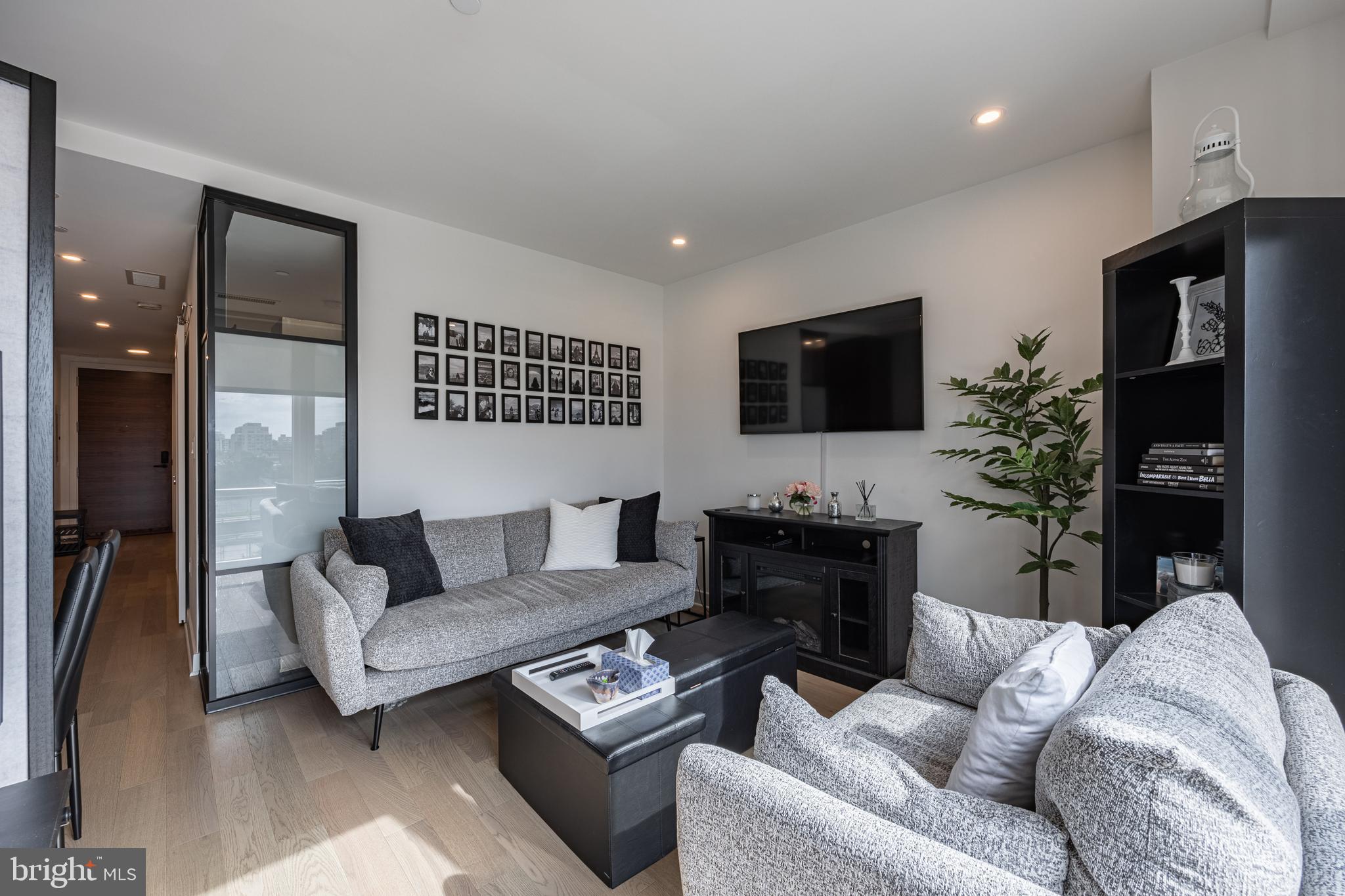 NAVY YARD - Residential Lease