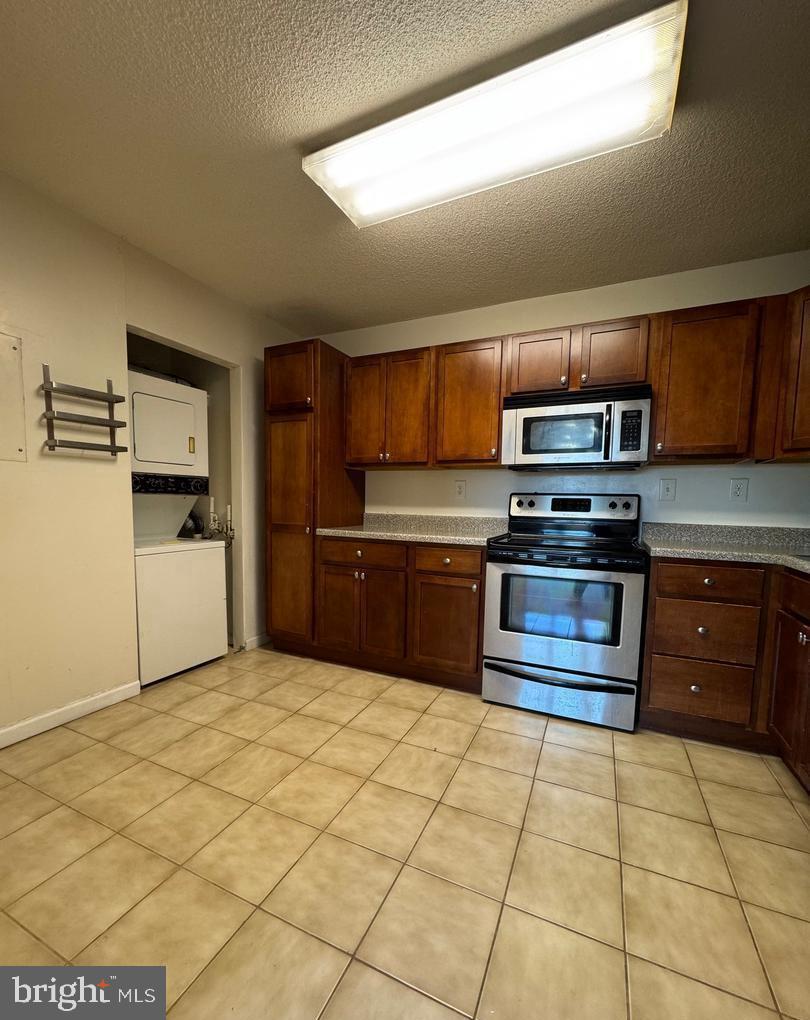 WATERGATE AT LANDMARK - Residential Lease