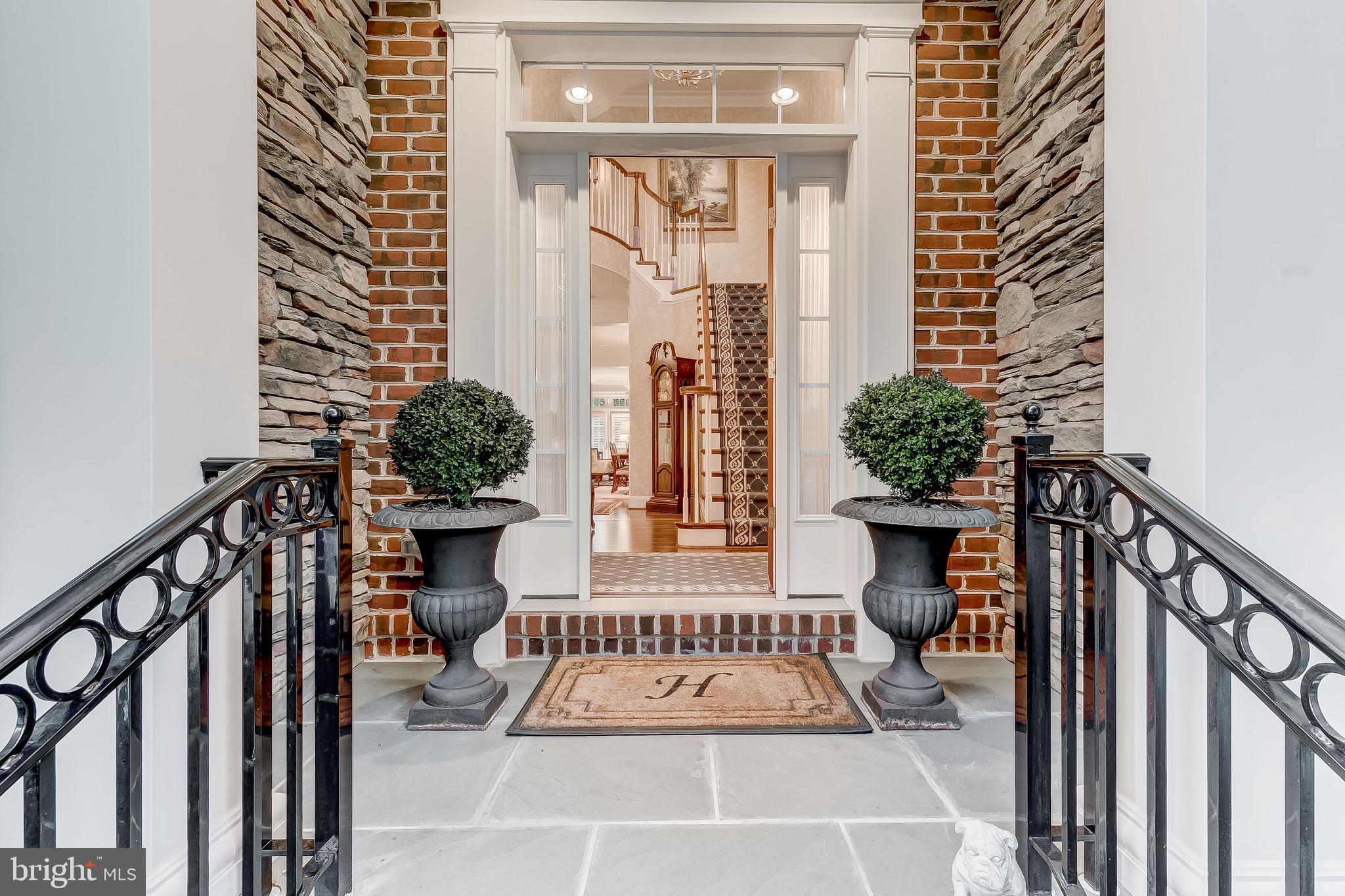 CLOISTERS AT CHARLES III - Residential