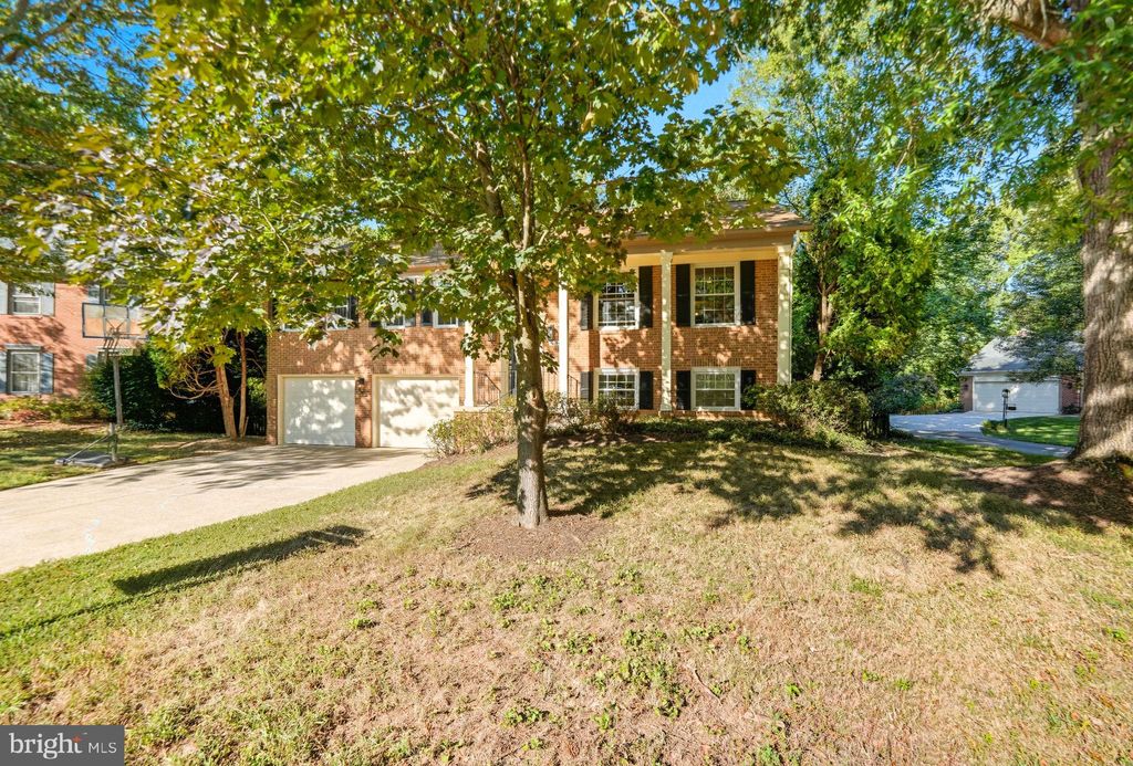 Photo of 10196 Red Spruce Road, FAIRFAX, VA 22032 (MLS # VAFX2278830)