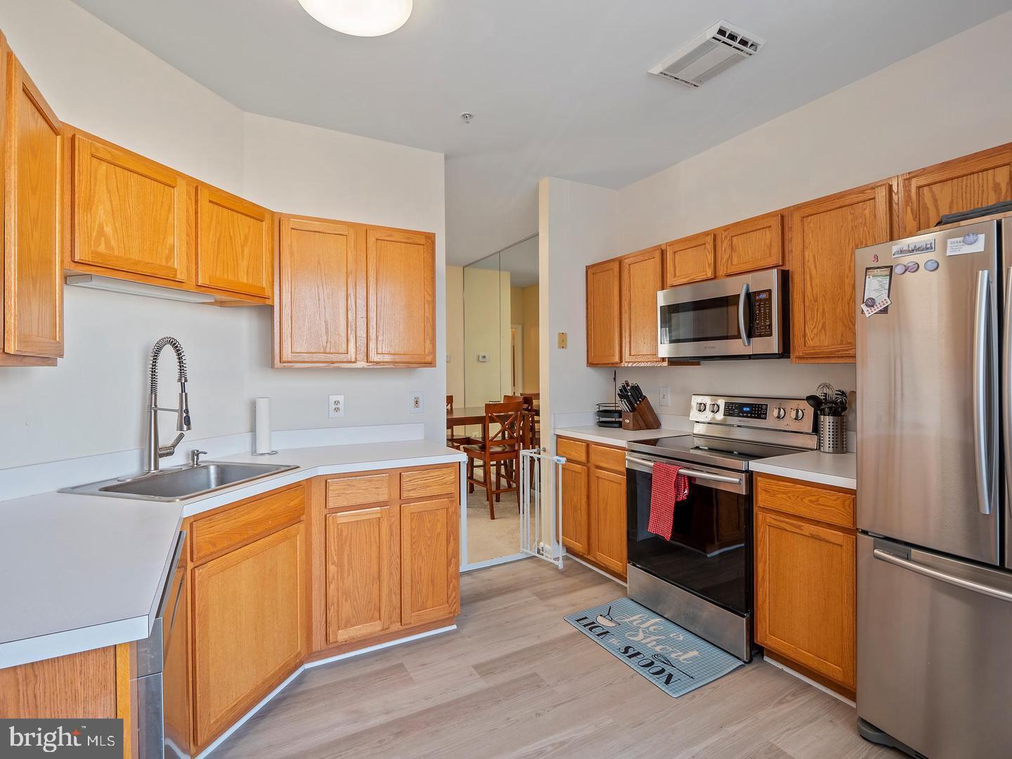 ASHBURN VILLAGE - Residential Lease