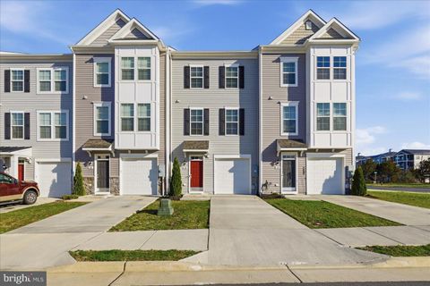 Townhouse For Sale - 102 Stribling Way<br/> Frederick County, WINCHESTER, VA 22602