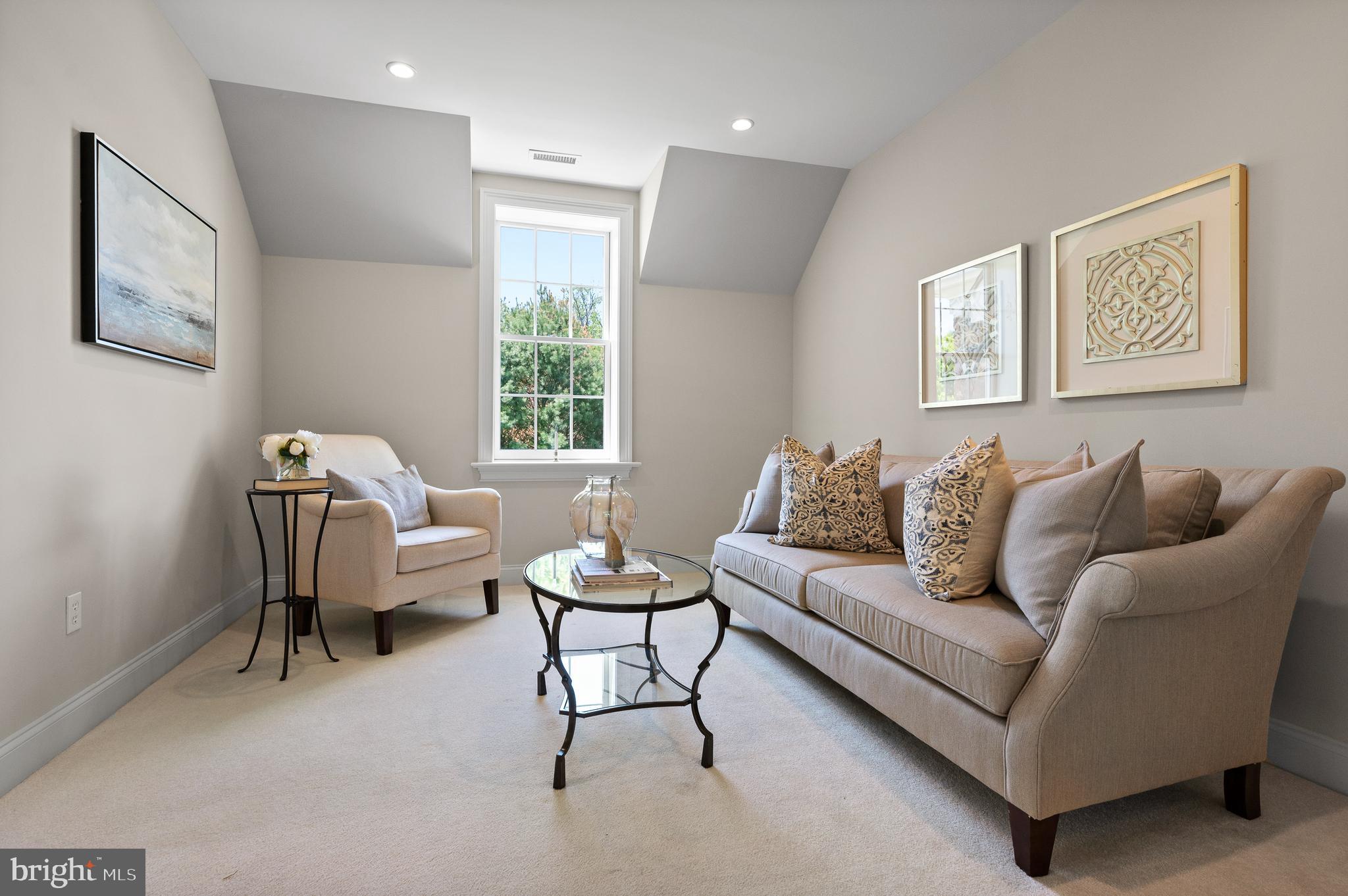 WHITE HORSE - Residential