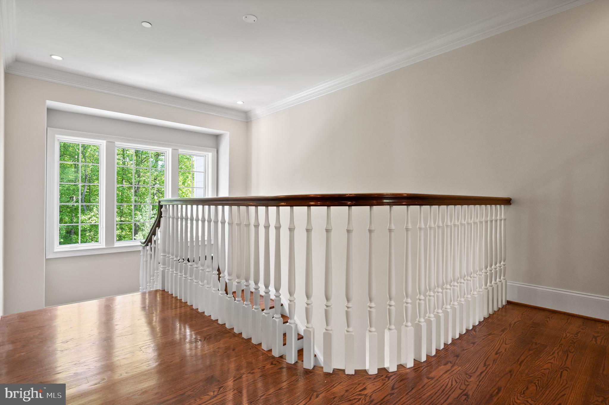 WHITE HORSE - Residential