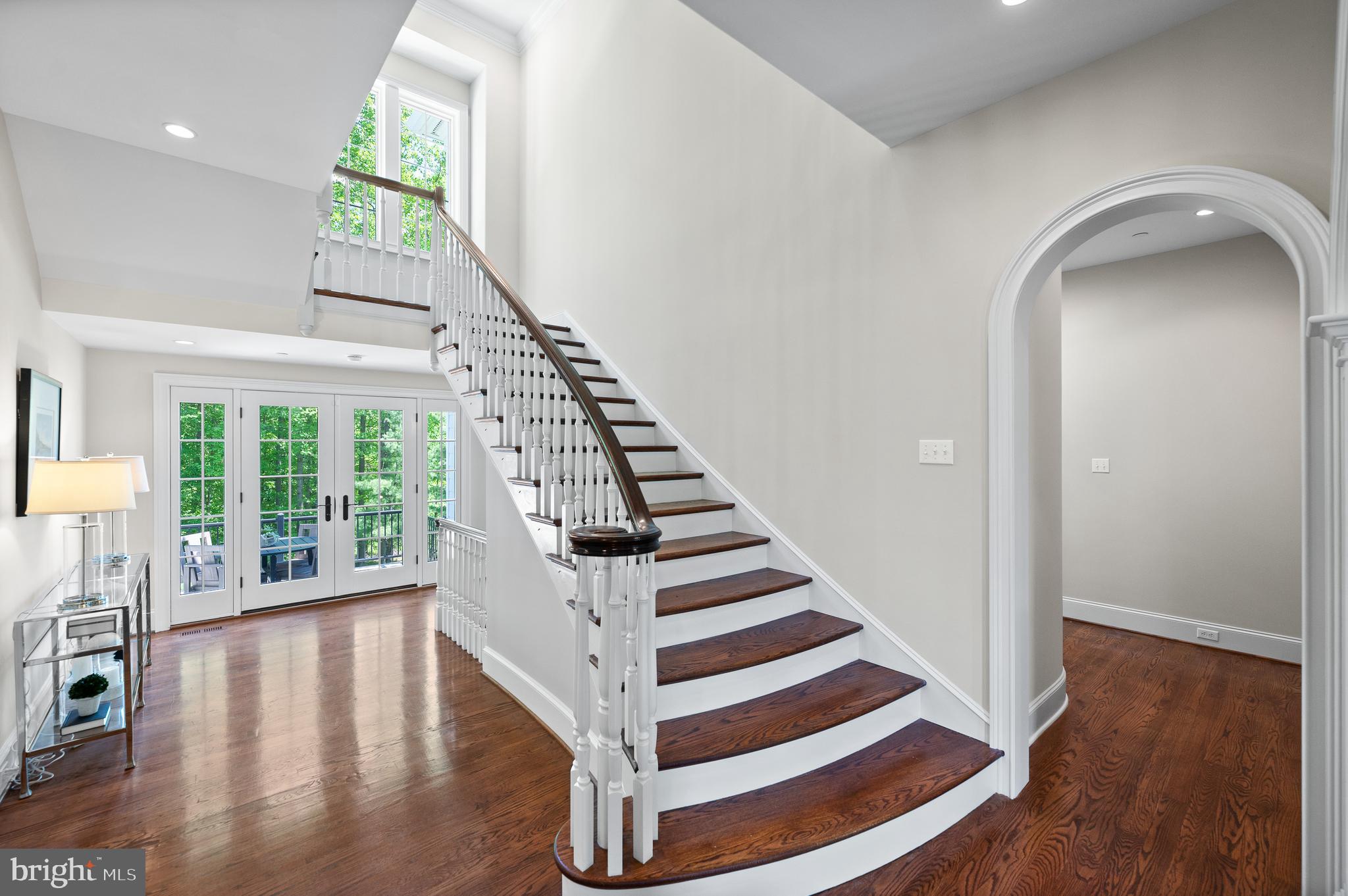 WHITE HORSE - Residential