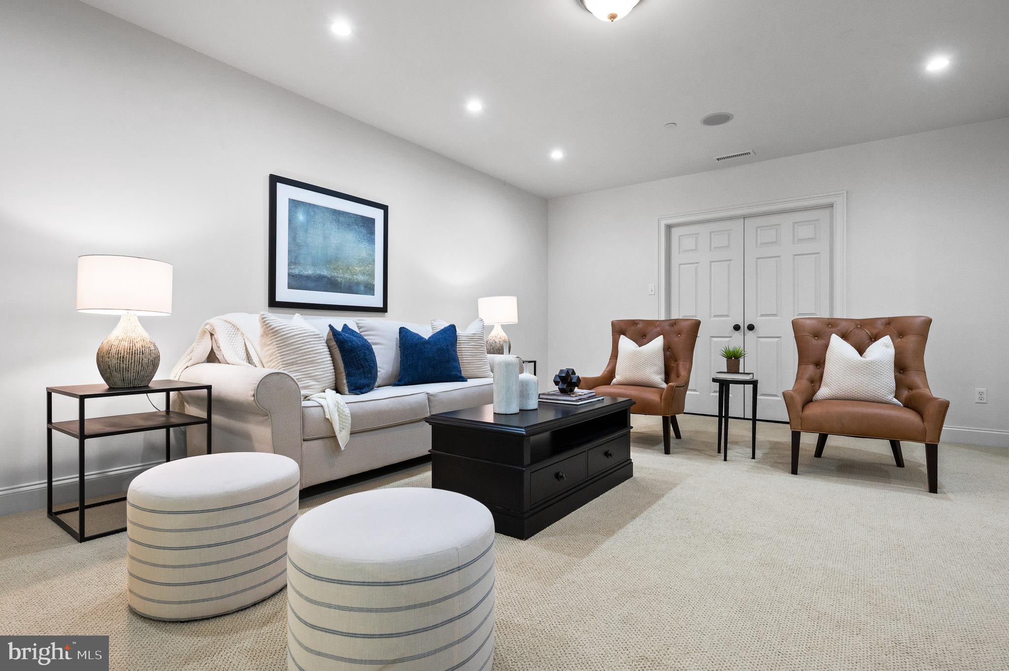 WHITE HORSE - Residential