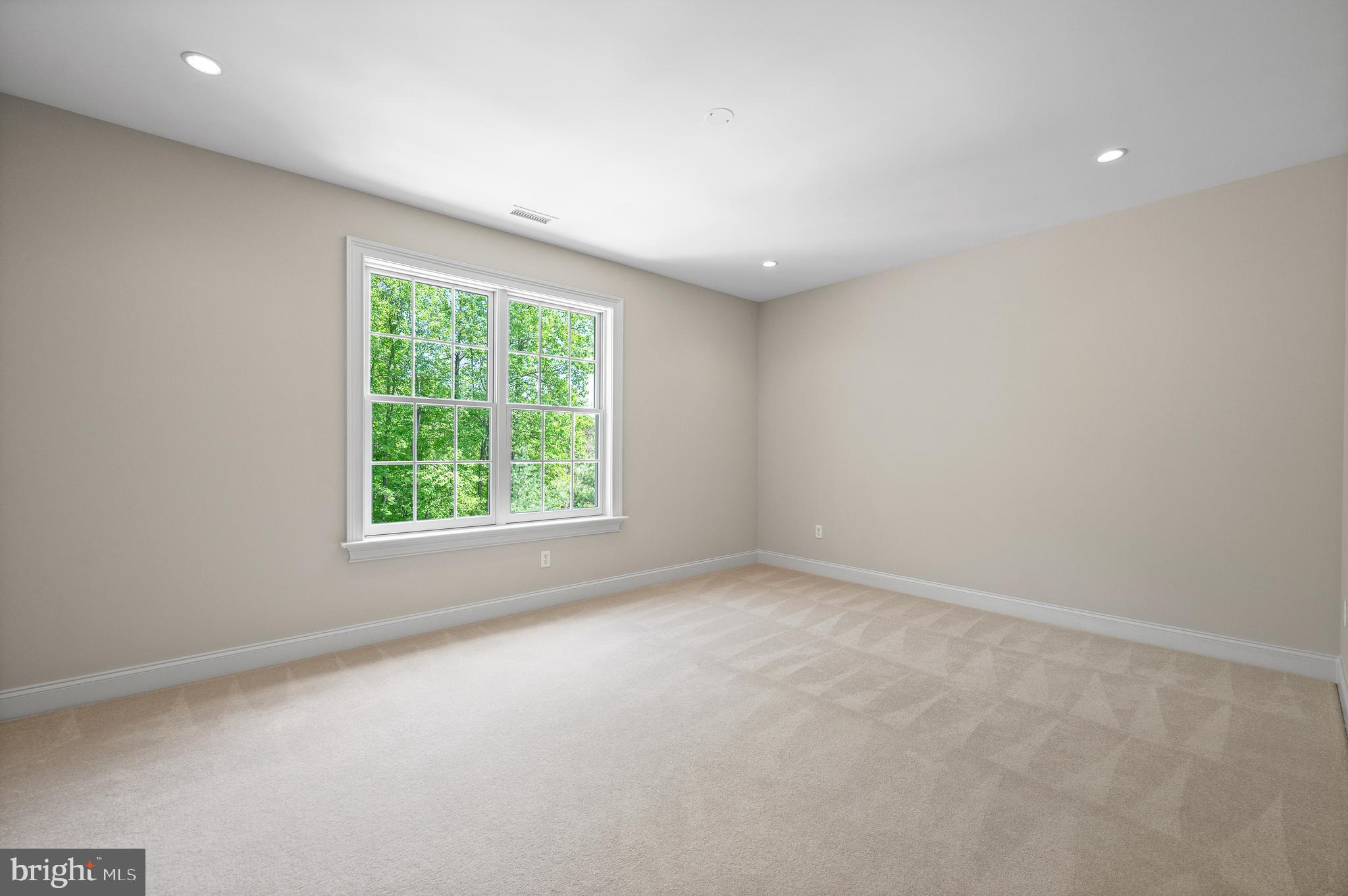 WHITE HORSE - Residential