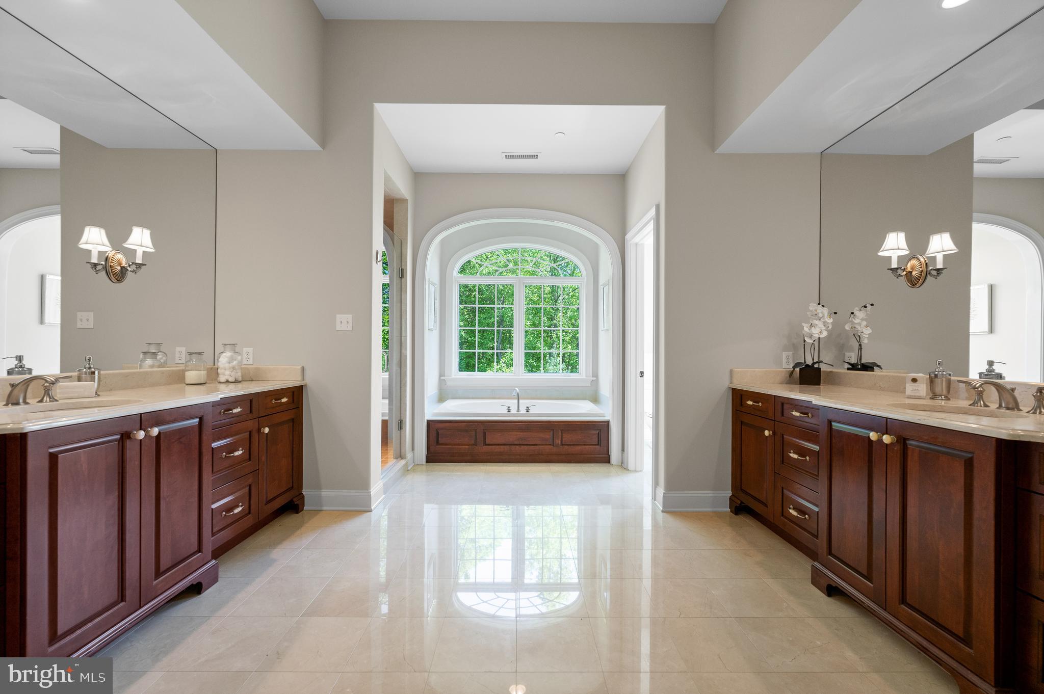 WHITE HORSE - Residential