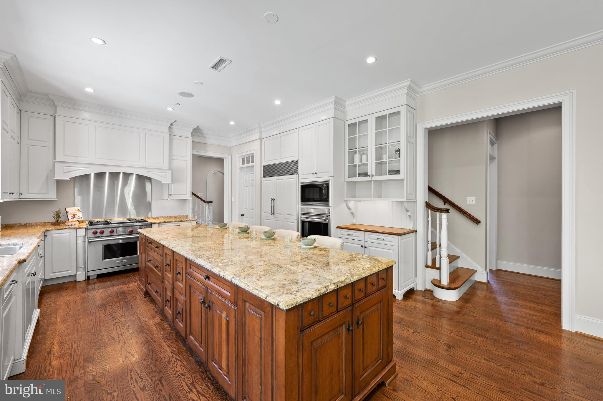 WHITE HORSE - Residential