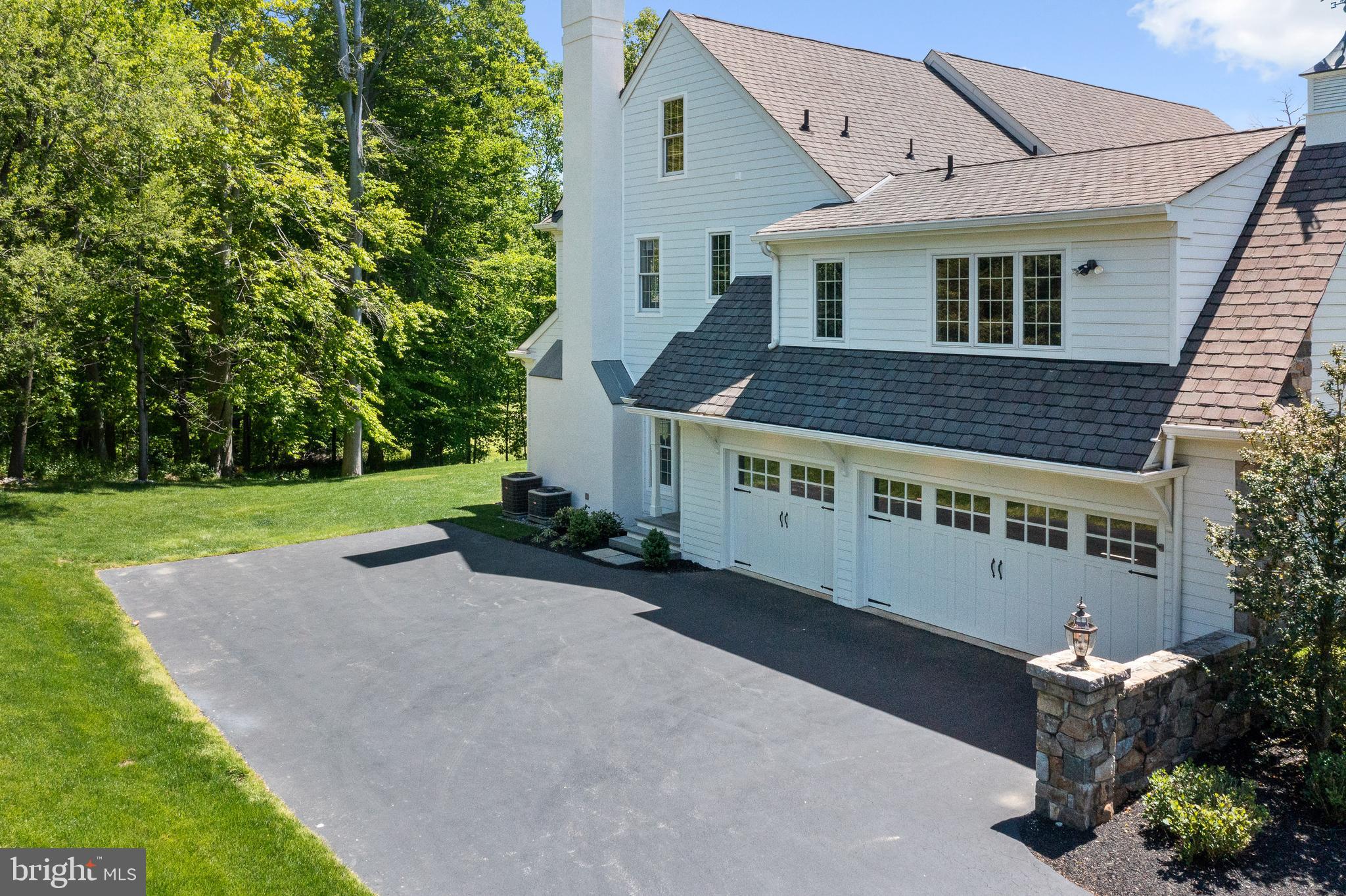 WHITE HORSE - Residential