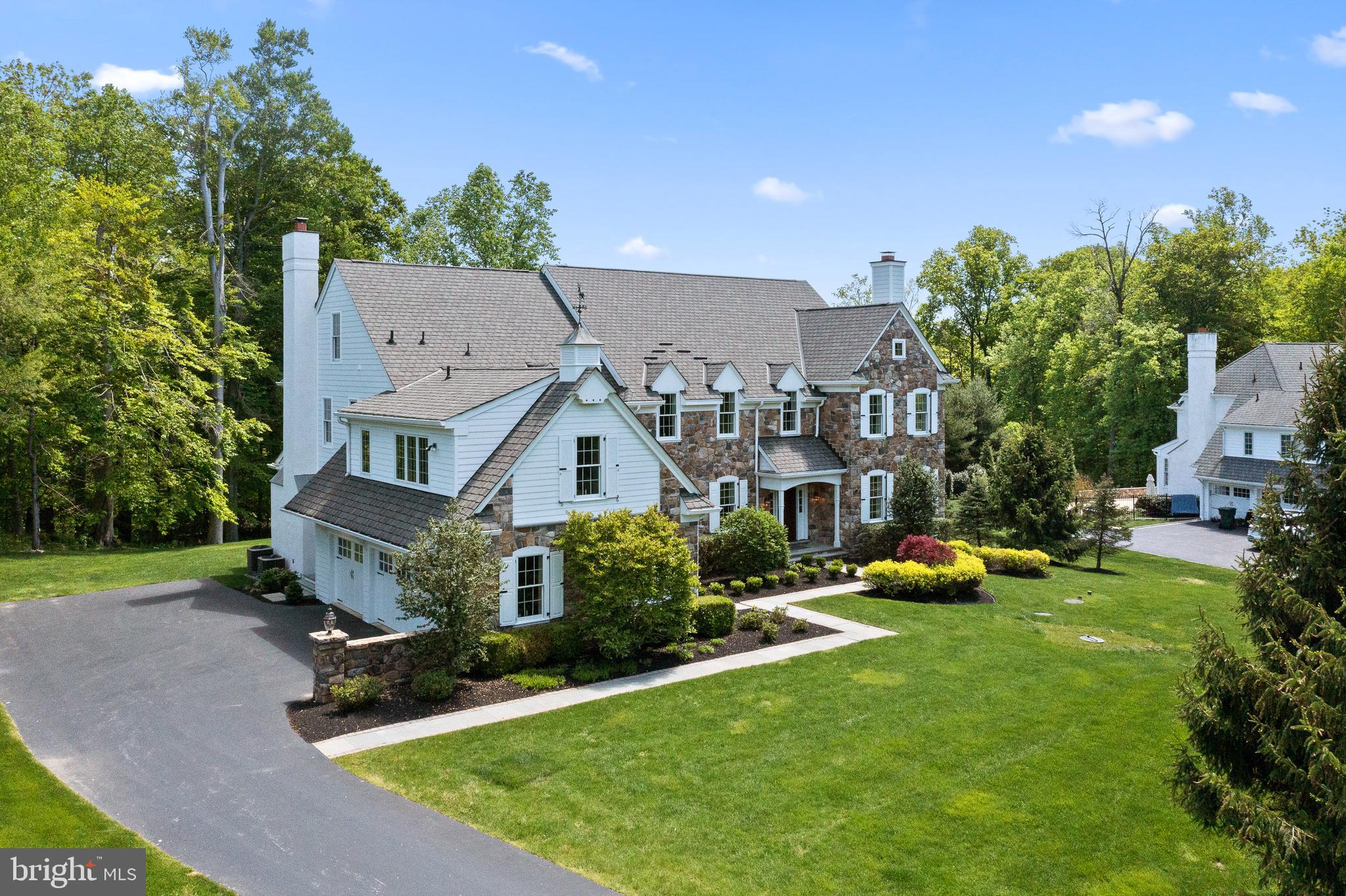 WHITE HORSE - Residential